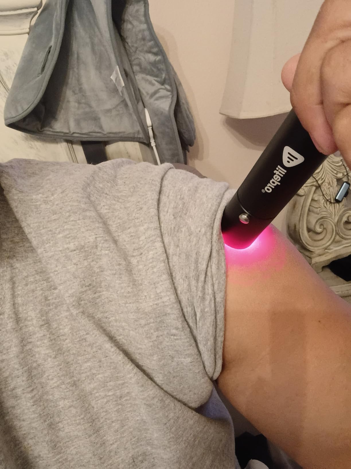 LifePro Infrared & Red Light Therapy for Body Joints & Muscles Wellness Support, Portable Red Light Therapy Device, Near Infrared Light Therapy for Body & Face - Use 3 wavelengths customer photo 2