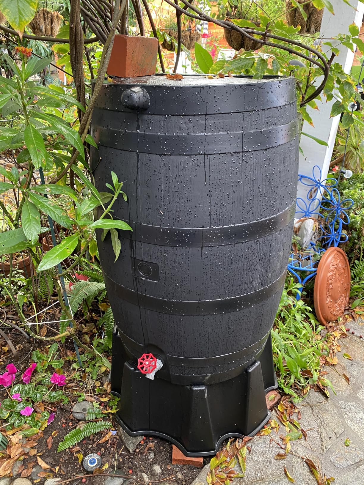 RTS Home Accents 50-Gallon ECO Rain Barrel Made with 100% Recycled Plastic, Flat Back Rain Water Collection Barrel, Stand Included, Black customer photo 1
