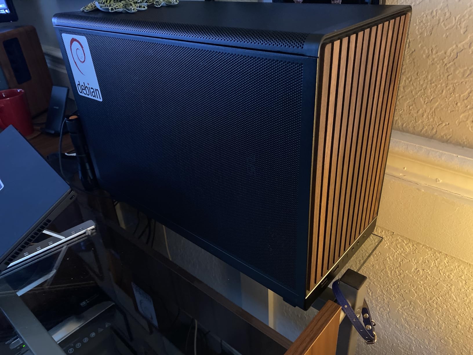 Lian Li A4-H2O Mini-ITX PC Case, Triple-Slot Mount GPU, Aluminum Exterior & SPCC Steel Interior, 240mm AIO, SFX Sandwich Layout, PCIe 4.0, Supports SFX/SFX-L PSU customer photo 2