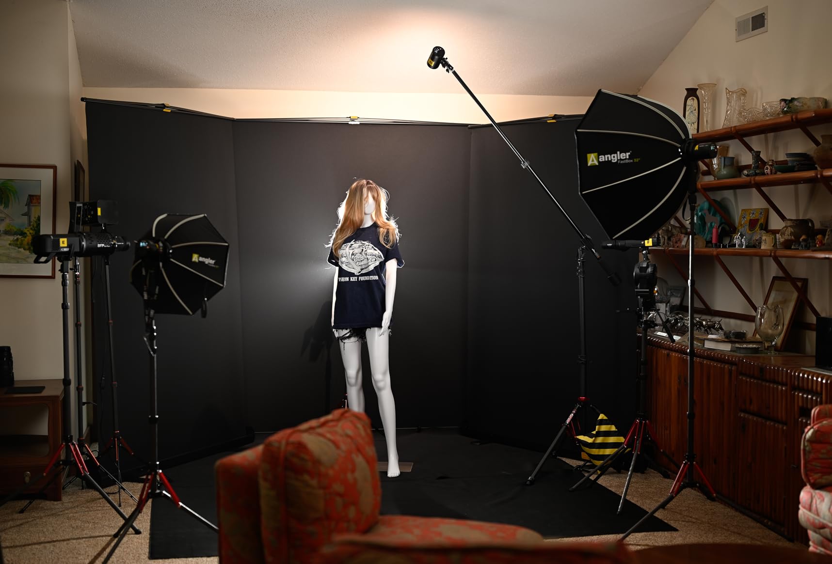 RAUBAY 59.8 x 82.7in Collapsible White Backdrop Screen Portable Retractable Panel Photo Background with Stand customer photo 1