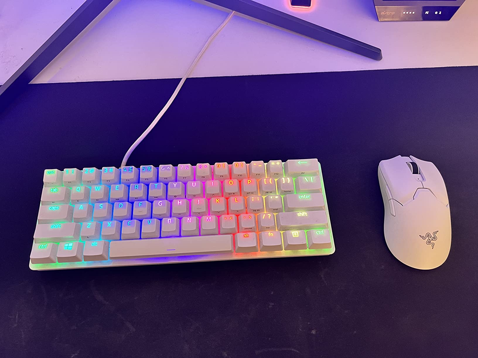 Viper V2 Pro HyperSpeed Wireless Gaming Mouse: 59g Ultra-Lightweight - Optical Switches Gen-3-30K Optical Sensor - On-Mouse DPI Controls - 90hr Battery - USB Type C Cable Included - White customer photo 2