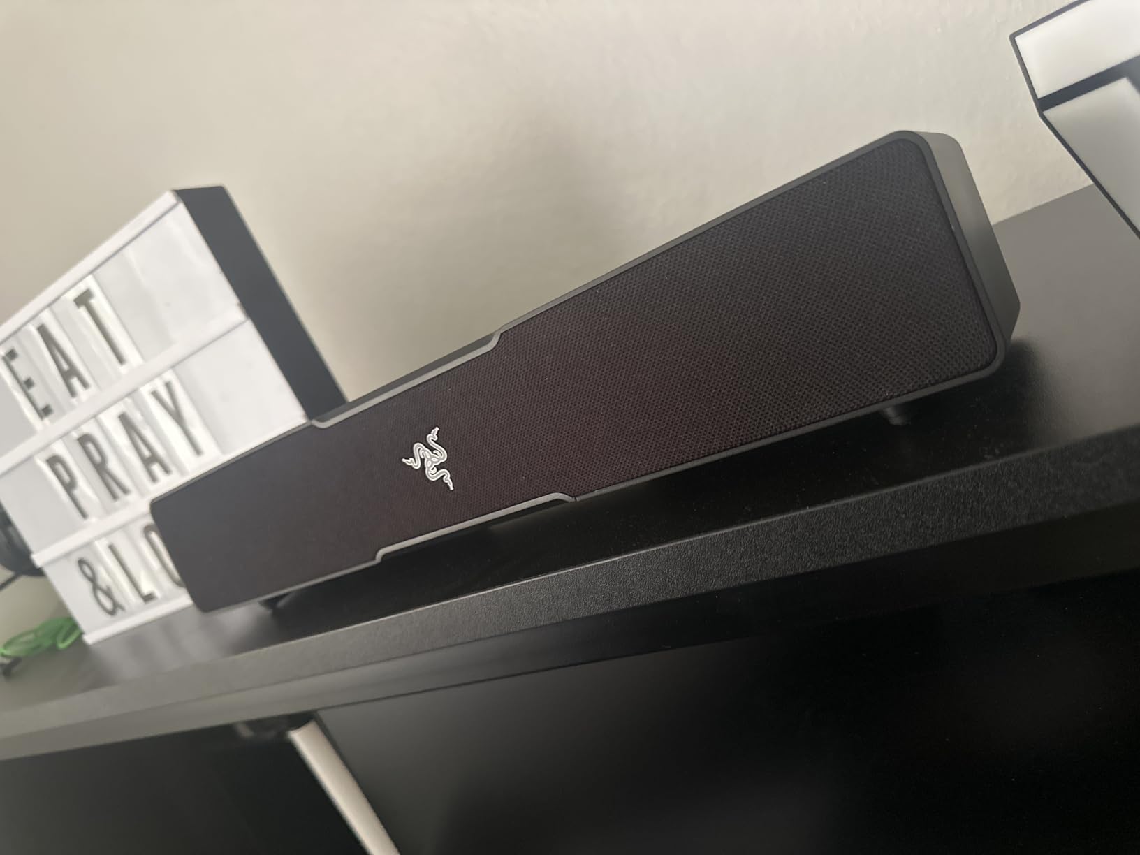 Razer Leviathan V2: Multi-Driver PC Gaming Soundbar with Subwoofer - THX Spatial Audio - Chroma RGB - Bluetooth 5.2 customer photo 2