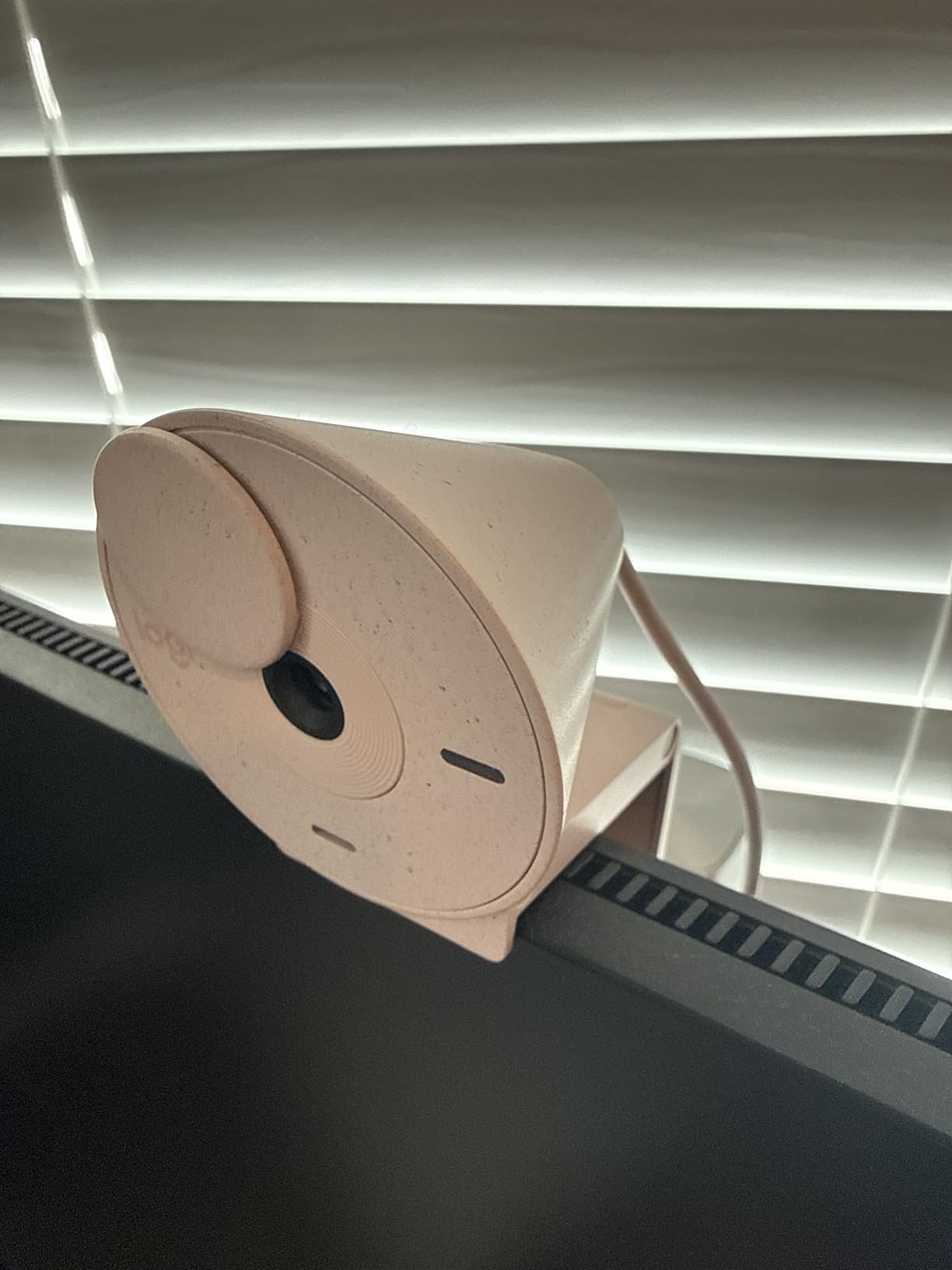 Logitech Brio 301 Full HD Webcam with Privacy Shutter, Noise Reduction Microphone, USB-C, Certified for Zoom, Microsoft Teams, Google Meet, Auto Light Correction - Black customer photo 1