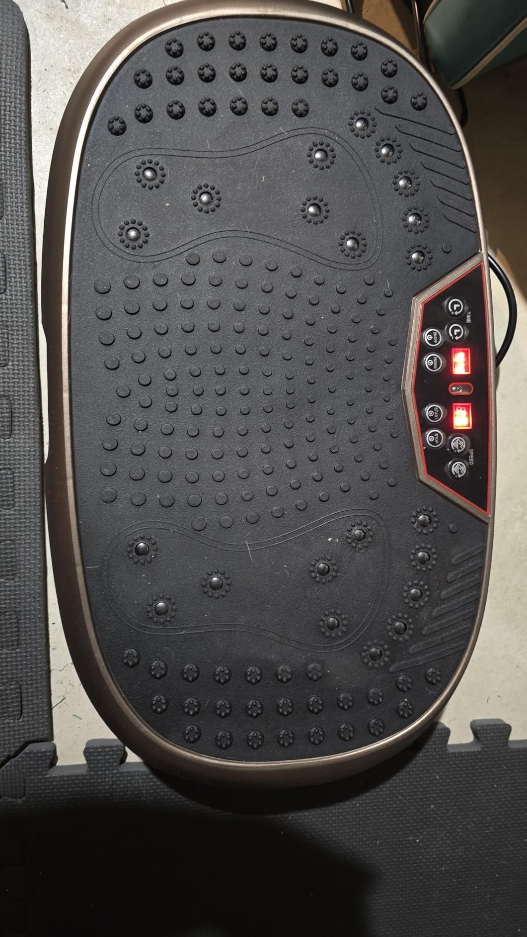 EILISON FITABS 3D Vibration Plate Exercise Machine with Seat - Oscillation, Pulsation + Vibration Platform, Push Up | Vibration Machine for Lymphatic Drainage, Weight Loss, Recovery customer photo 2