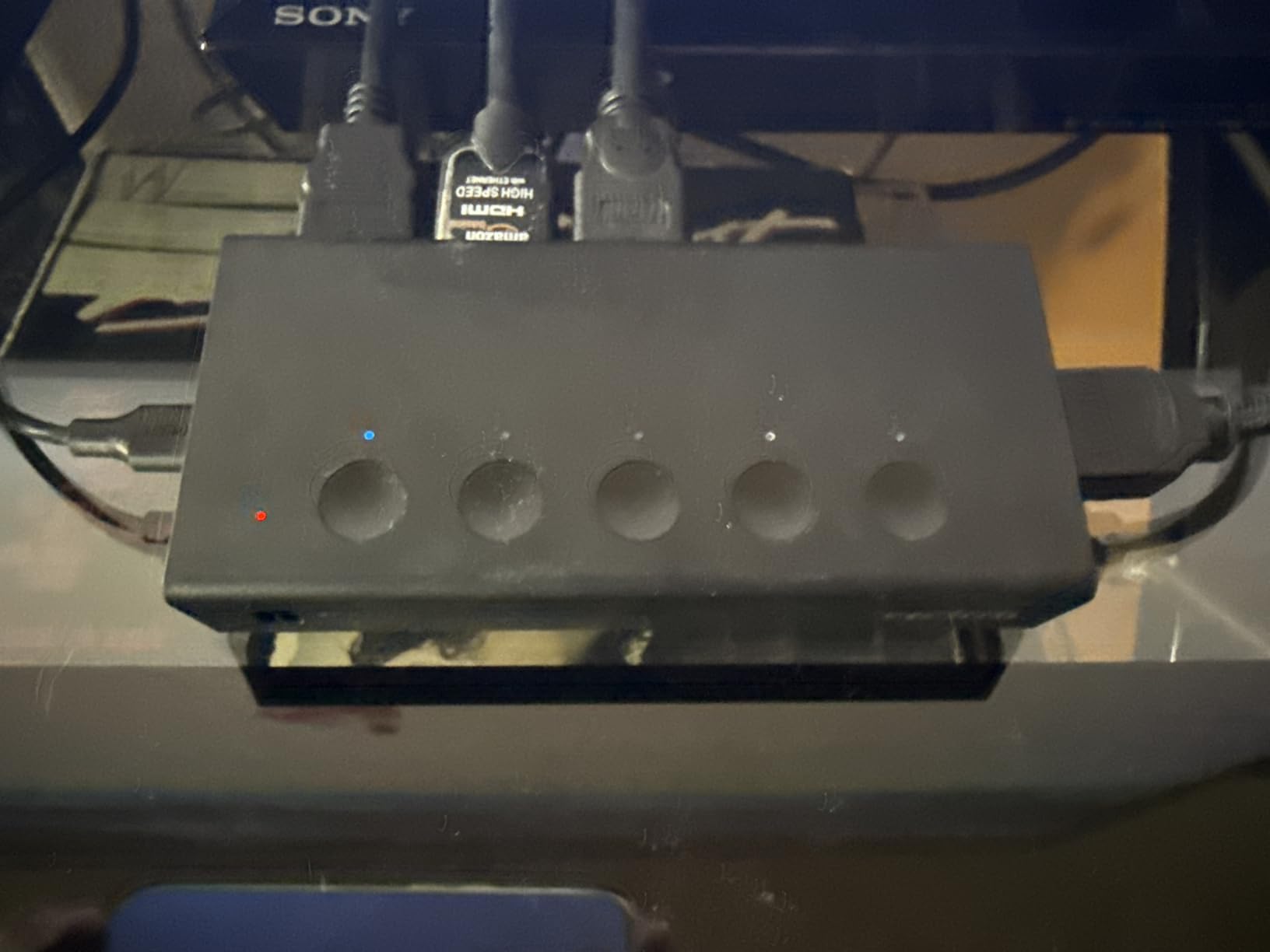 UGREEN HDMI Switch 5 in 1 Out 4K@60Hz, HDMI Splitter with Remote 5 Port Switcher Selector Box Support 3D CEC HDR HDCP2.2 Compatible with PS5/4/3 Xbox Nintendo Switch Roku TV Fire Stick Black customer photo 2