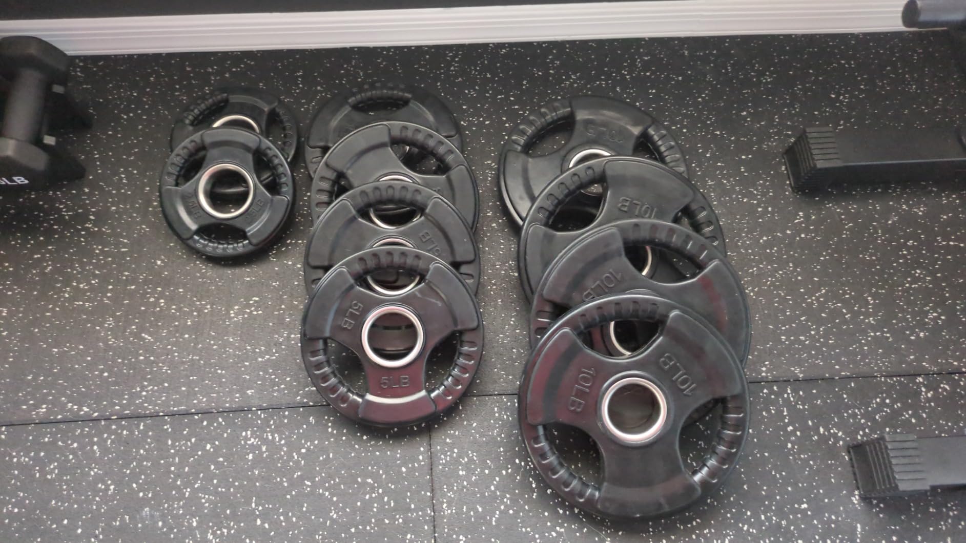 RitFit Weight Plates for Barbell, 2-Inch Olympic Rubber Grip Plates for Weightlifting and Strength Training in Home & Gym, Single, Pair and Sets customer photo 2