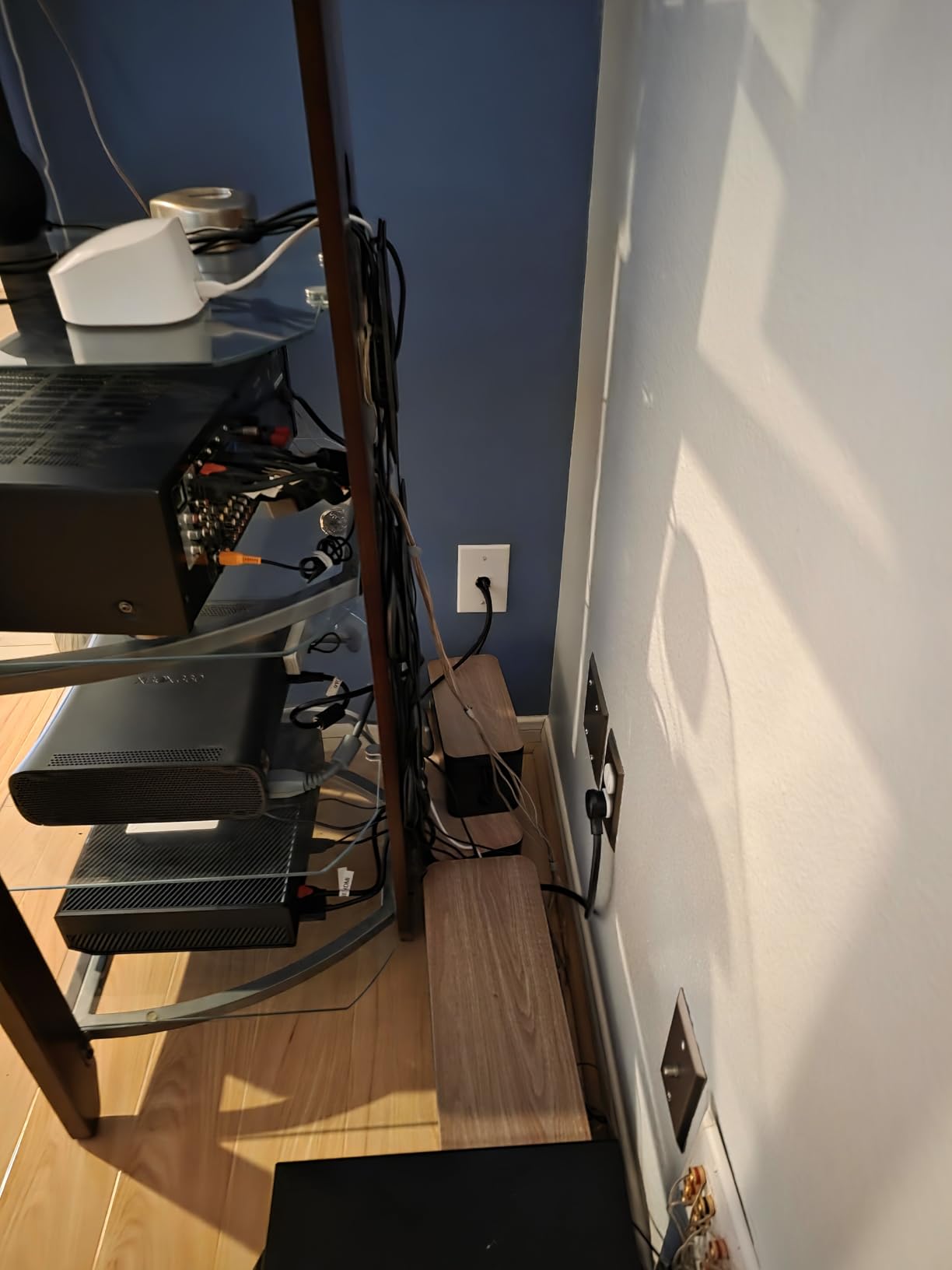 YUANYE Cable Management Box Cable Management Kit for Power Strip to Hide Wires, Cord Organizer Boxes, Safe ABS Material Wire Organizer, 3 Pack customer photo 1