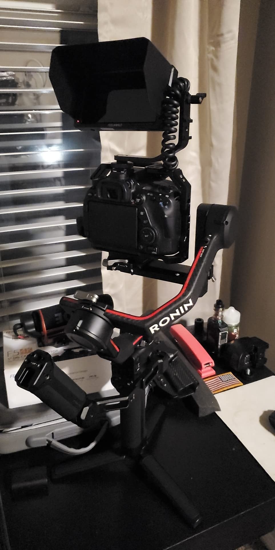 DJI RS 3 Pro, 3-Axis Gimbal for DSLR and Cameras Canon/Sony/Panasonic/Nikon/Fujifilm/BMPCC, Automated Axis Locks, 4.5 kg (10lbs) Payload, LiDAR Focus Camera Stabilizer customer photo 2