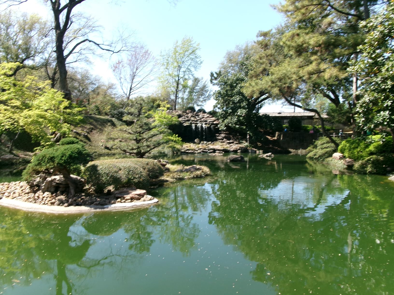 Kodak PIXPRO FZ55-BK 16MP CMOS Sensor Digital Camera 5X Optical Zoom 28mm Wide Angle 1080P Full HD Video 2.7