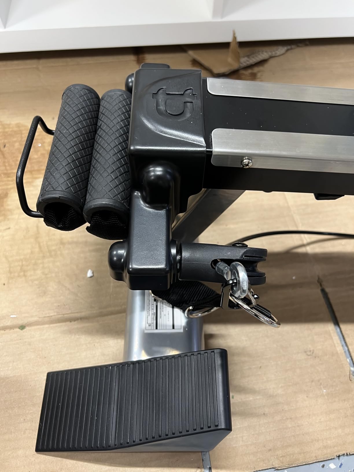 pooboo Magnetic Rowing Machine, Folding Rower with Combination Strength Exercise, Tablet Holder and Comfortable Seat Cushion customer photo 1