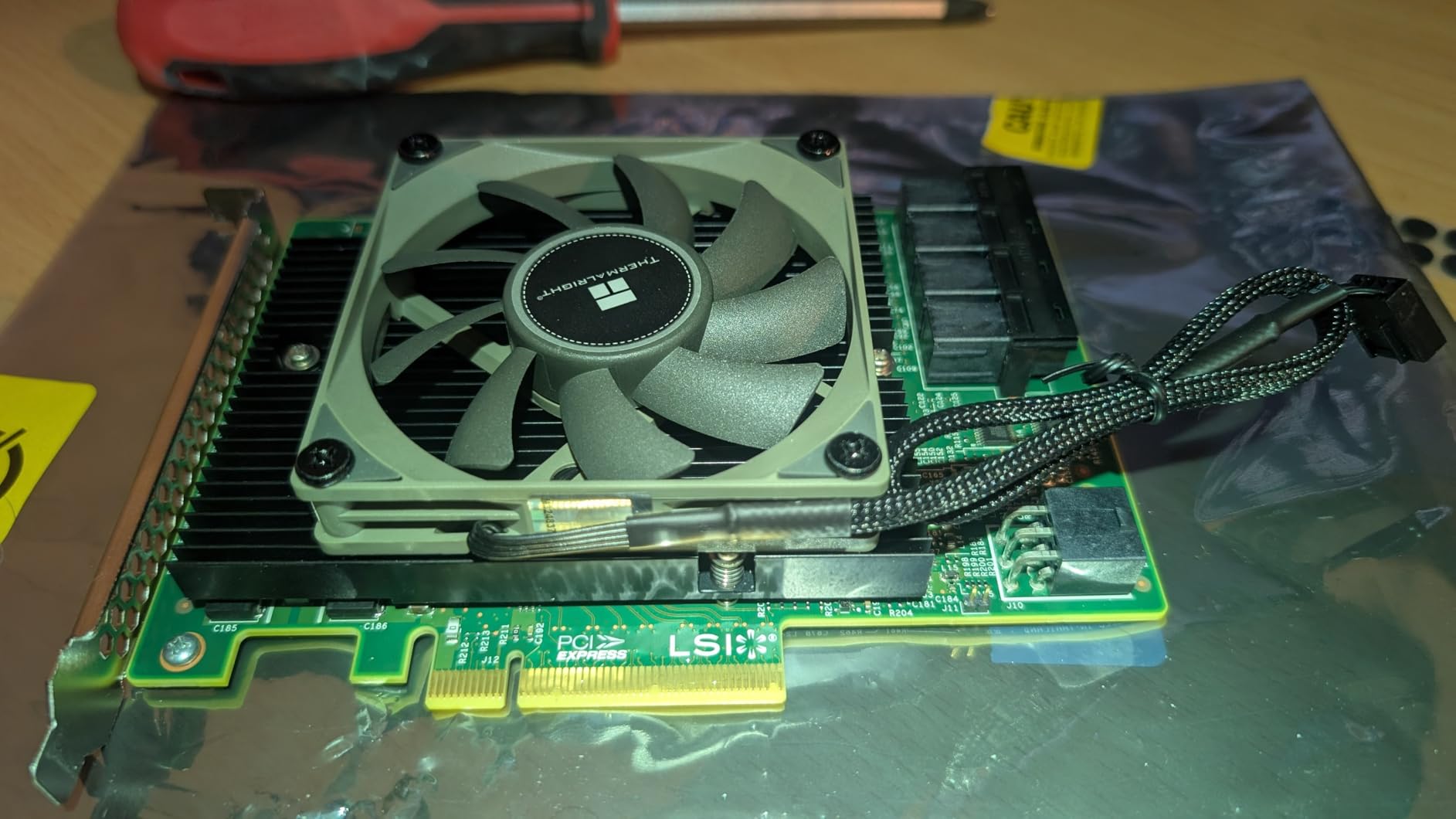 LSI SAS 9300-16I 12GB/S SATA+SAS HBA Host Bus Adapter Card 03-25600-01B LSI00447 customer photo 1