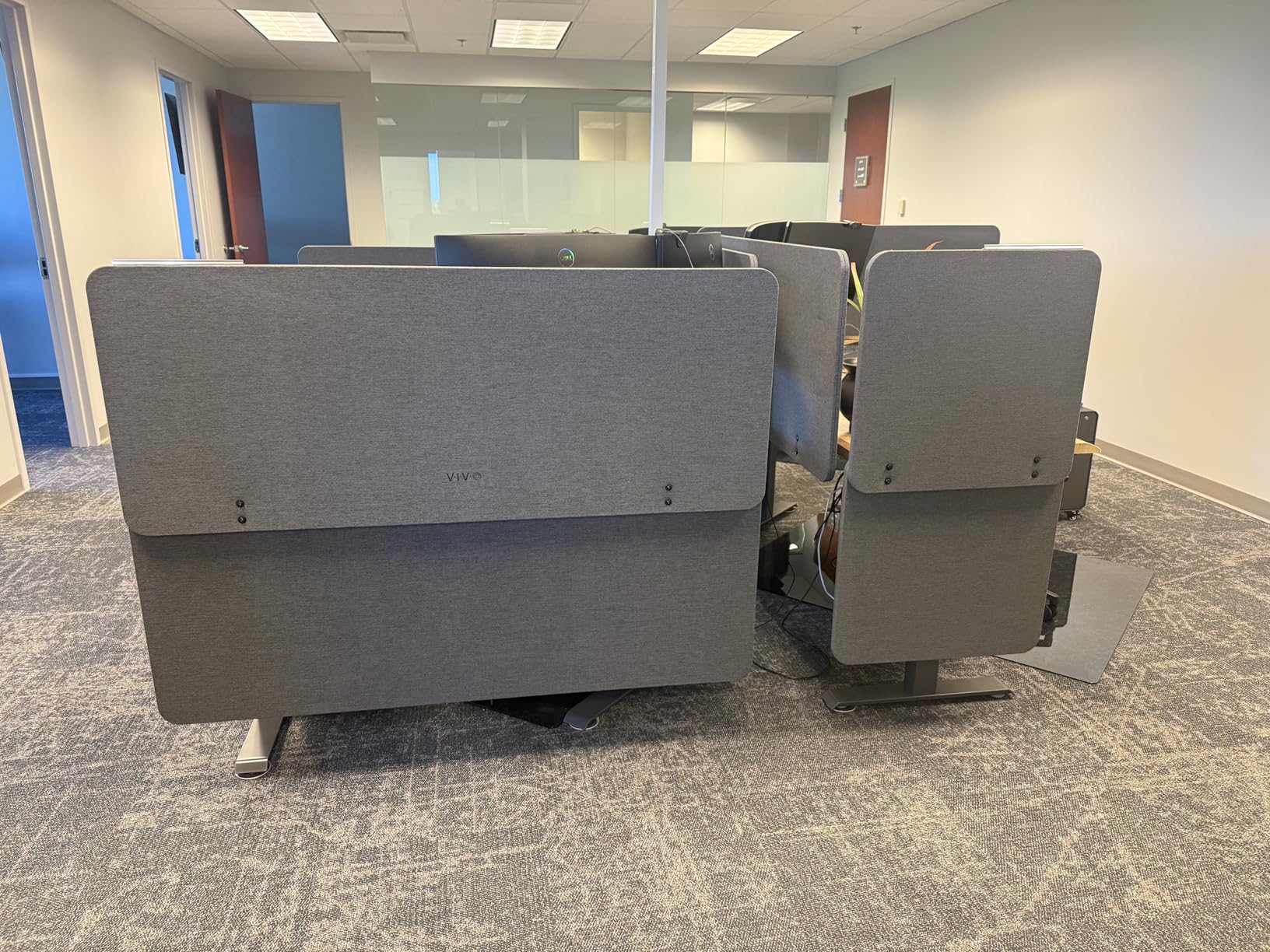 VIVO Clamp-on 24 x 24 inch Privacy Panel, Sound Absorbing Cubicle Desk Divider, Acoustic Partition, Dark Gray customer photo 2