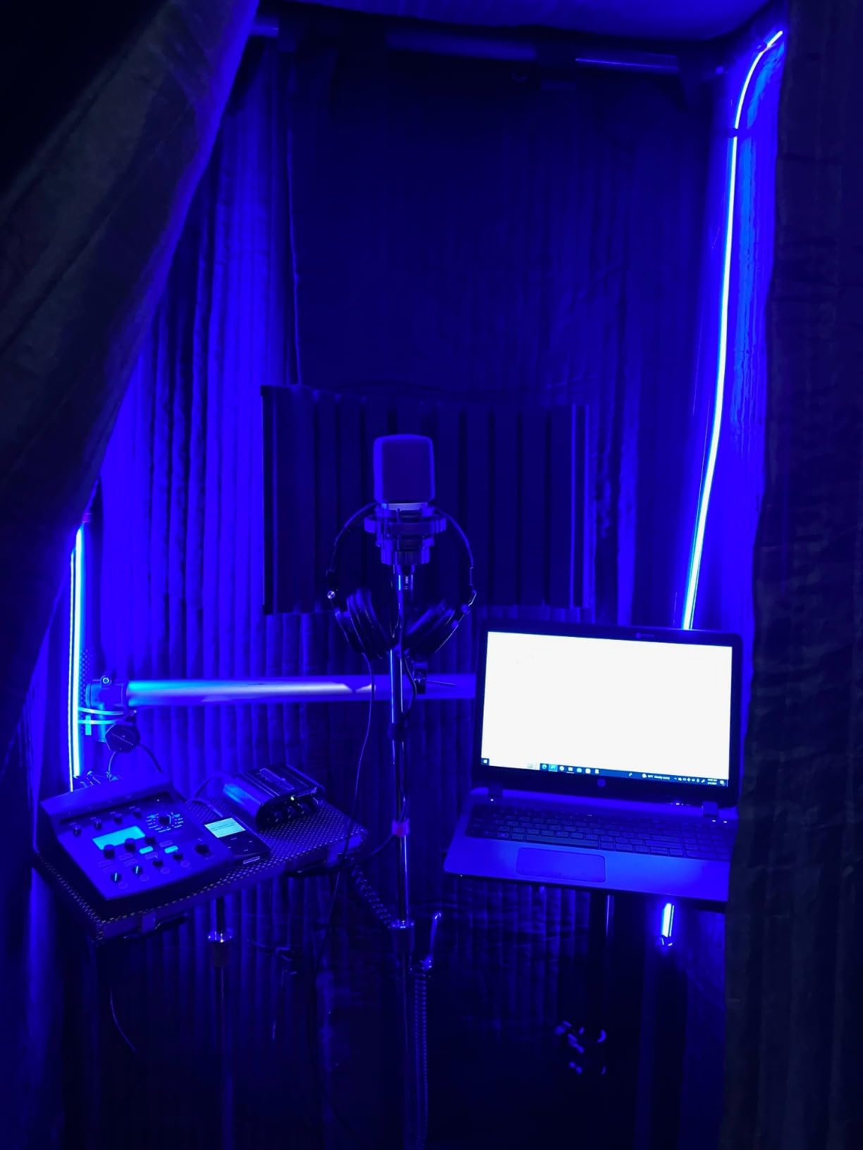 Portable Vocal Booth for Recording, Portable Recording Booth for Home Studio, Acoustic Treatment to Reduce Echo customer photo 1