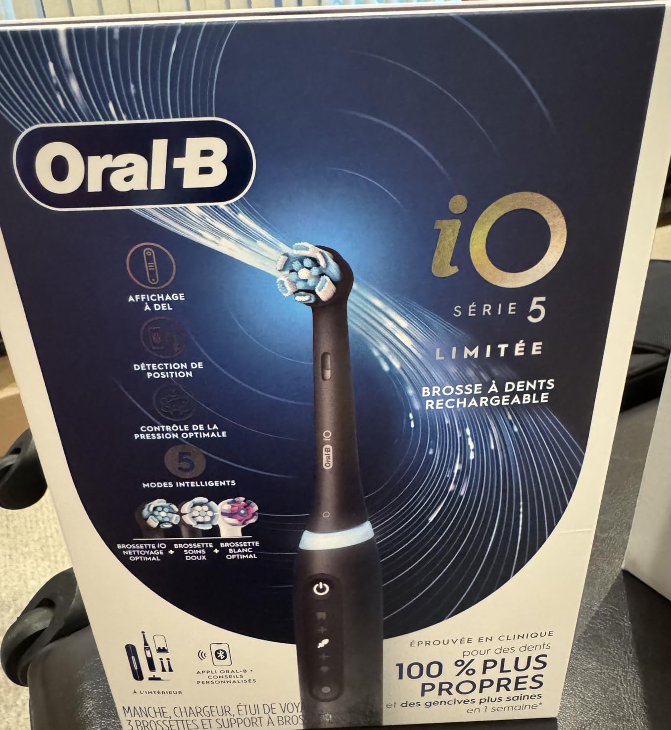 Oral-B Rechargeable Electric Toothbrush, iO5 Limited Deep Clean & Whiten, 5 Cleaning Modes, Visual Pressure Sensor to Protect Gums, Travel Case, 3 Brush Heads, Black customer photo 1