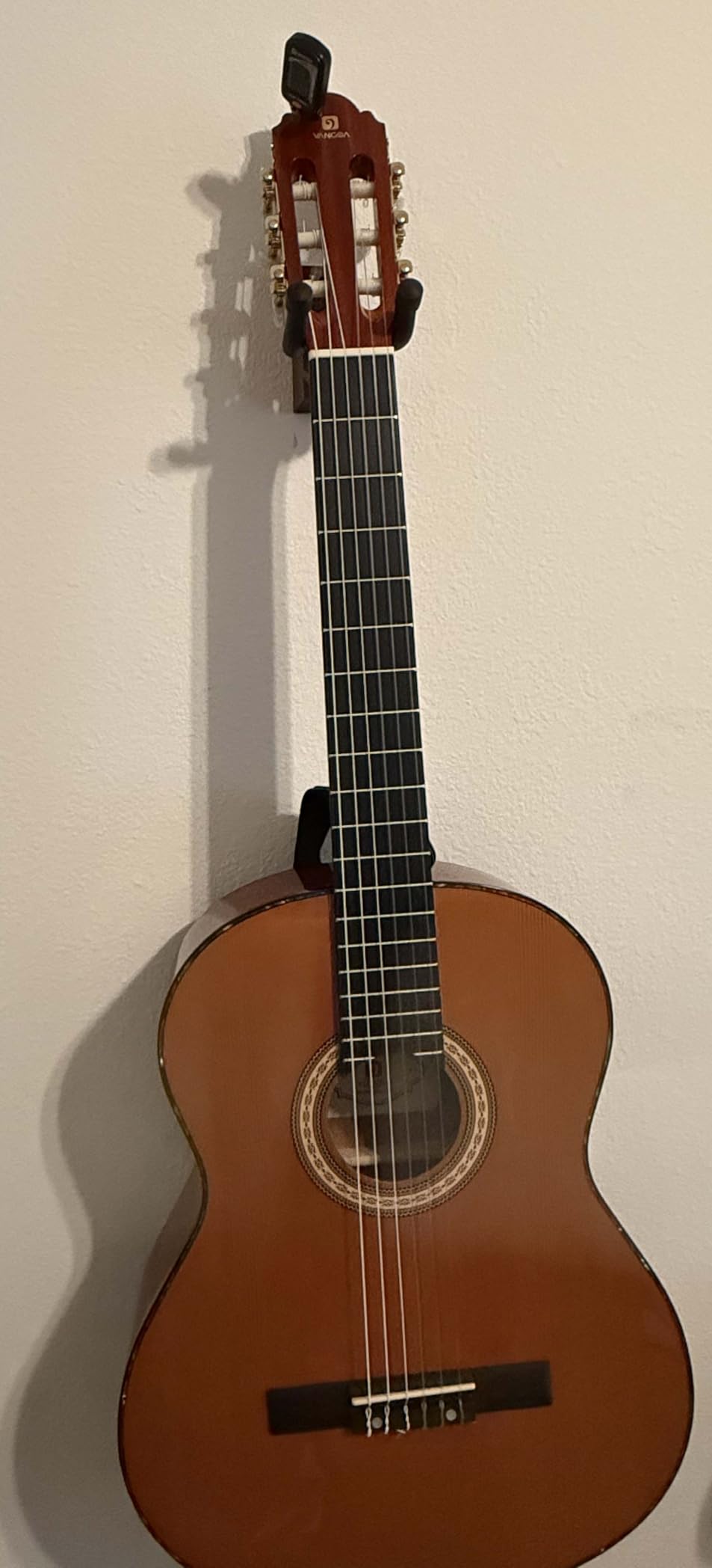 Vangoa Classical Guitar Full Size 4/4 Spanish Style Classical Guitarra, 39 Inch Nylon Strings Guitar, Cedar Top customer photo 1