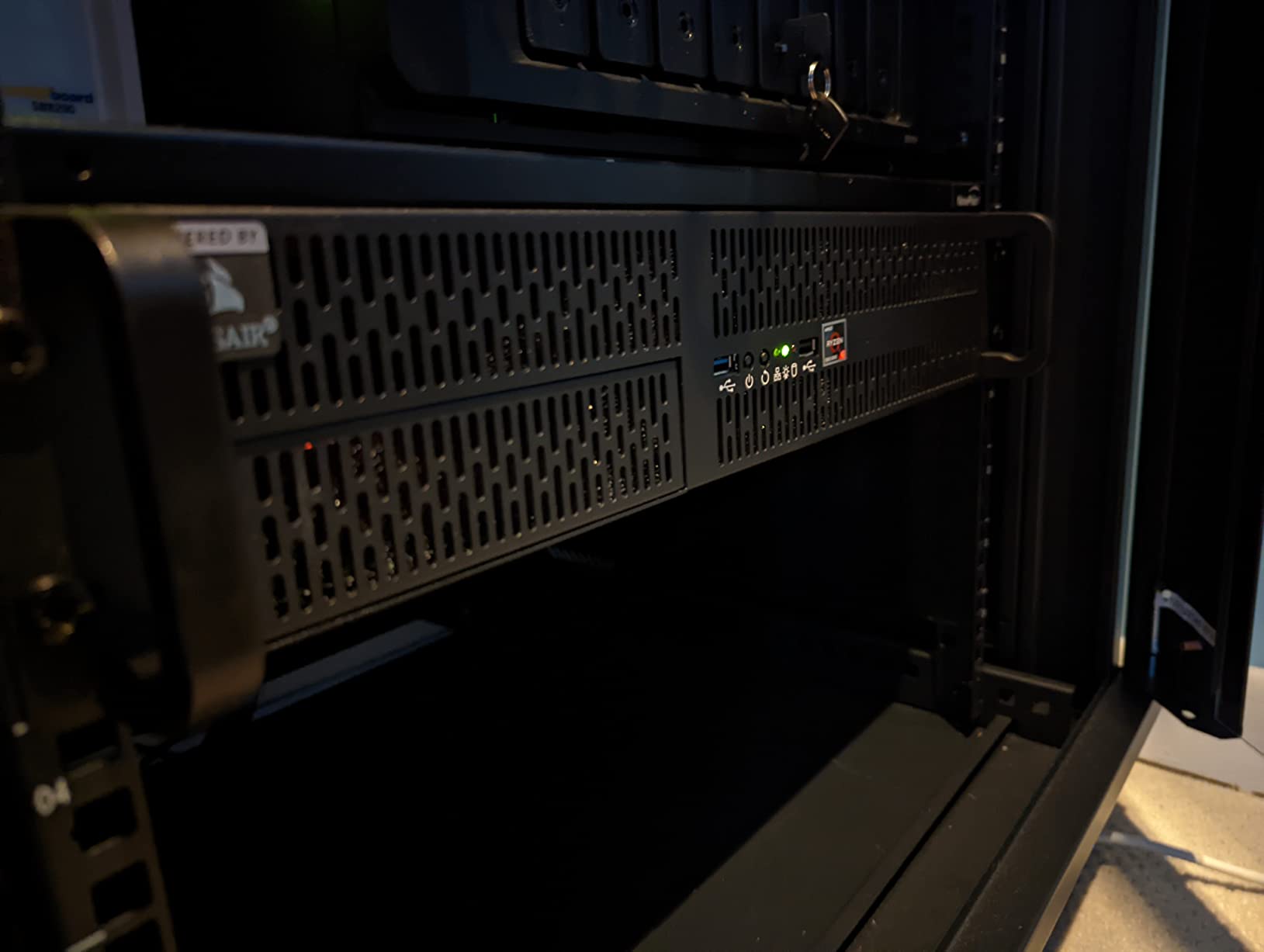 Rosewill 2U Server Chassis Rackmount Case, 4X 3.5 Bays, 2X 2.5 Devices, ATX Compatible, Up to 4X 80mm Fans, 2X USB 3.0, Silver/Black - RSV-Z2850U customer photo 2