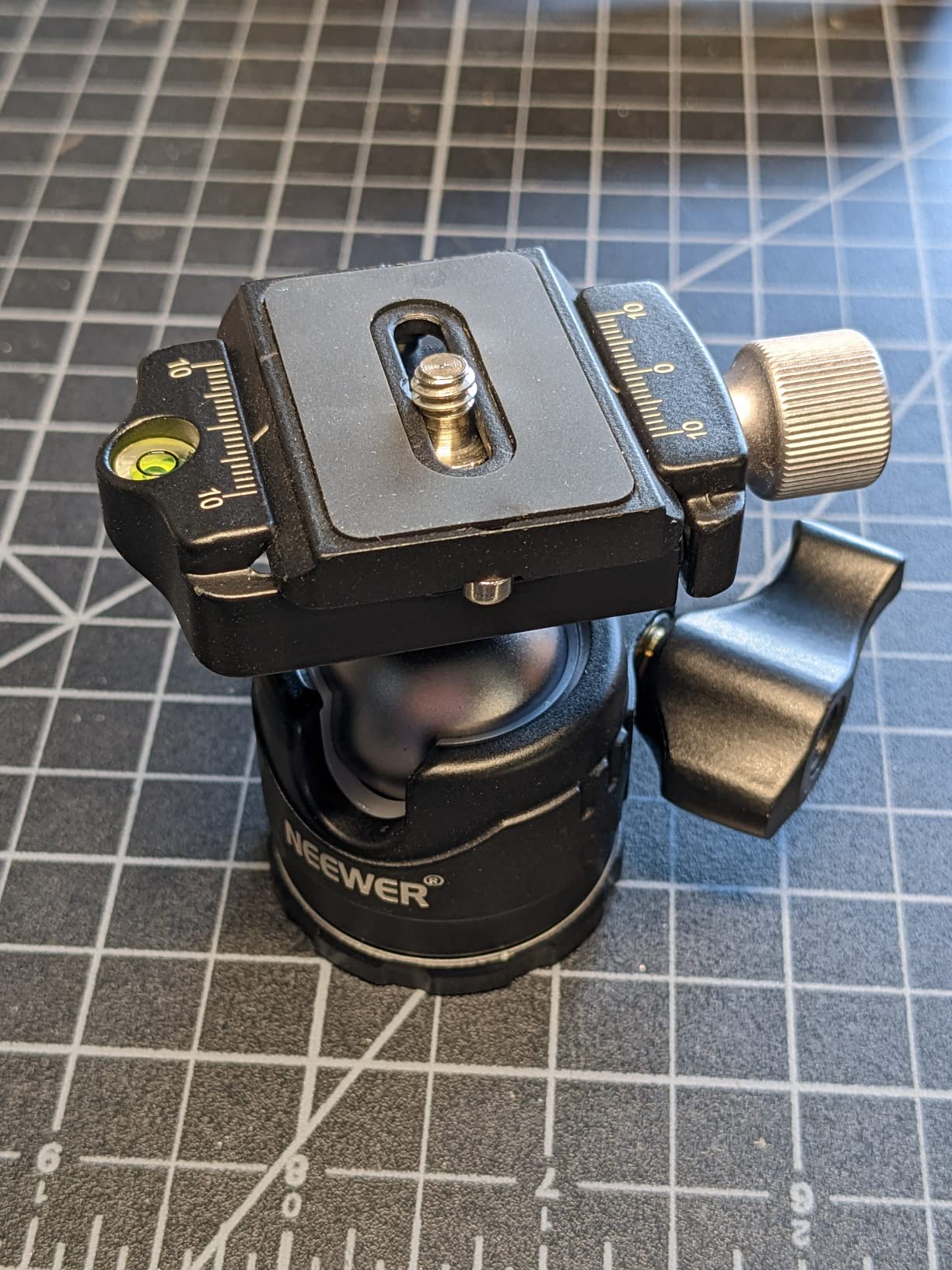 NEEWER Low Profile Camera Tripod Ball Head, 36mm Metal Panorama Ball Head Compatible with Arca 1/4