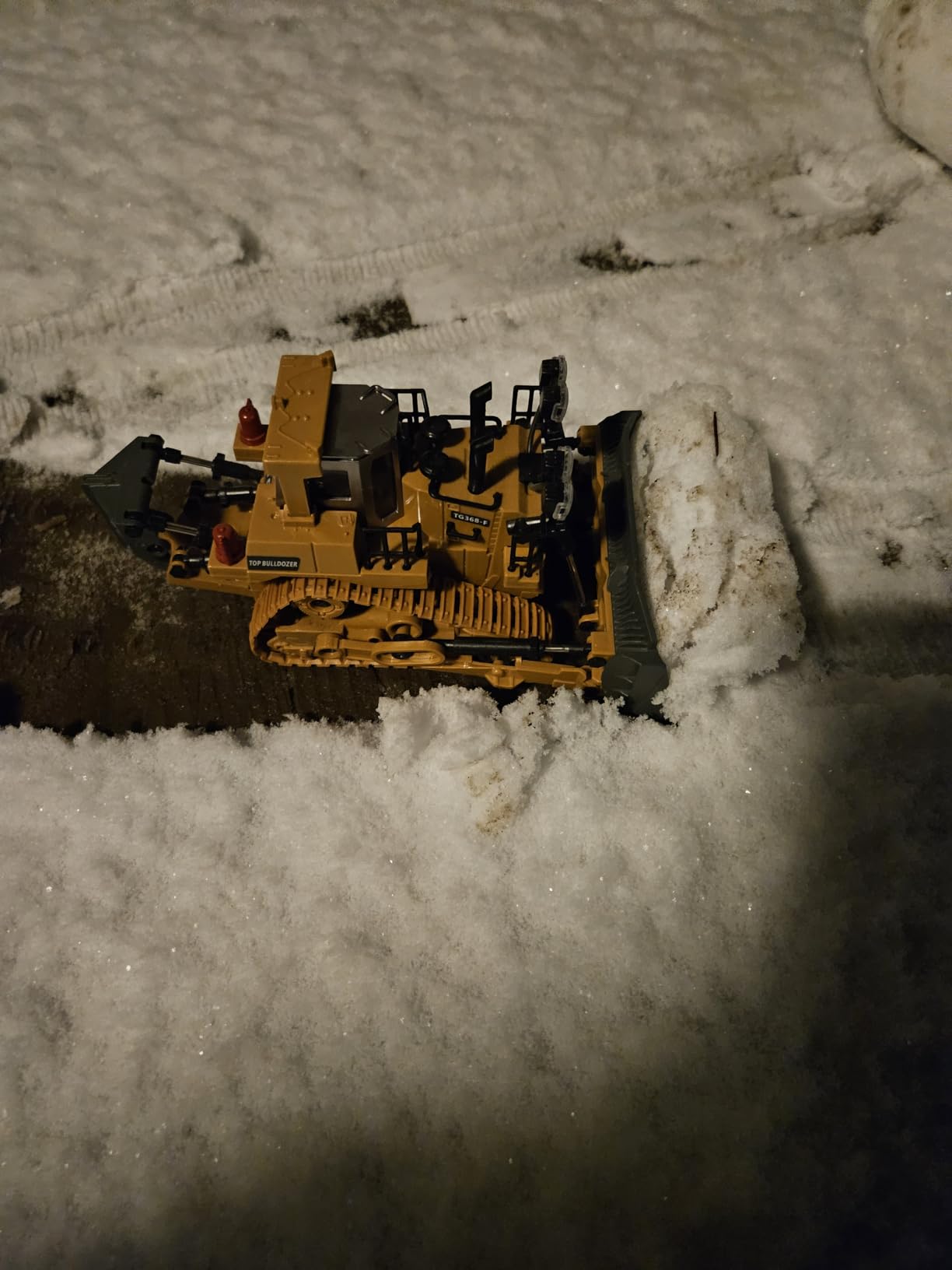 Remote Control Excavator Toy for Boys | 11-Channel Metal Construction Truck with Lights, 2x1200mAh Batteries, 120-Min Playtime | RC Excavator Toys for Kids Ages 3-12, STEM Gift for Birthday customer photo 2