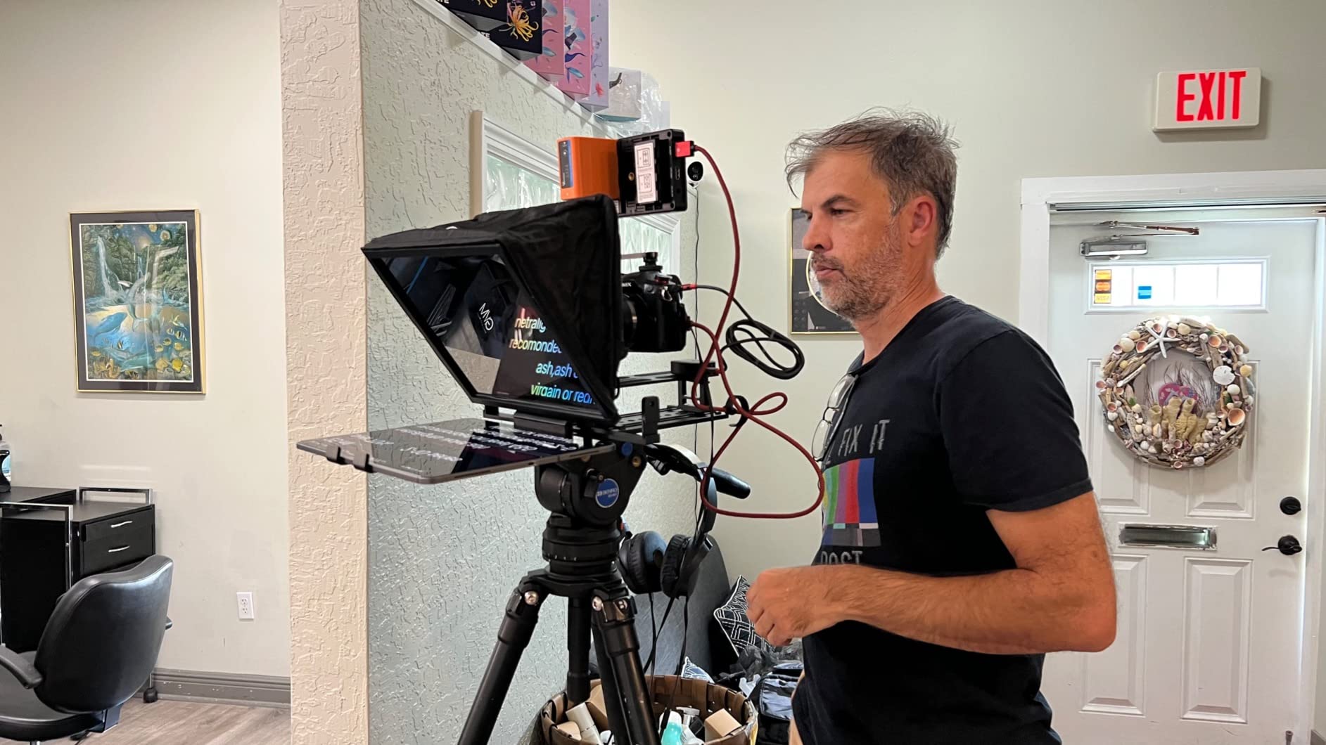 NEEWER Teleprompter X14 with RT-110 Remote & APP Control (Bluetooth Connection via NEEWER Teleprompter App), Portable No Assembly Compatible with iPad Android Tablet, Smartphone, DSLR Camera customer photo 2