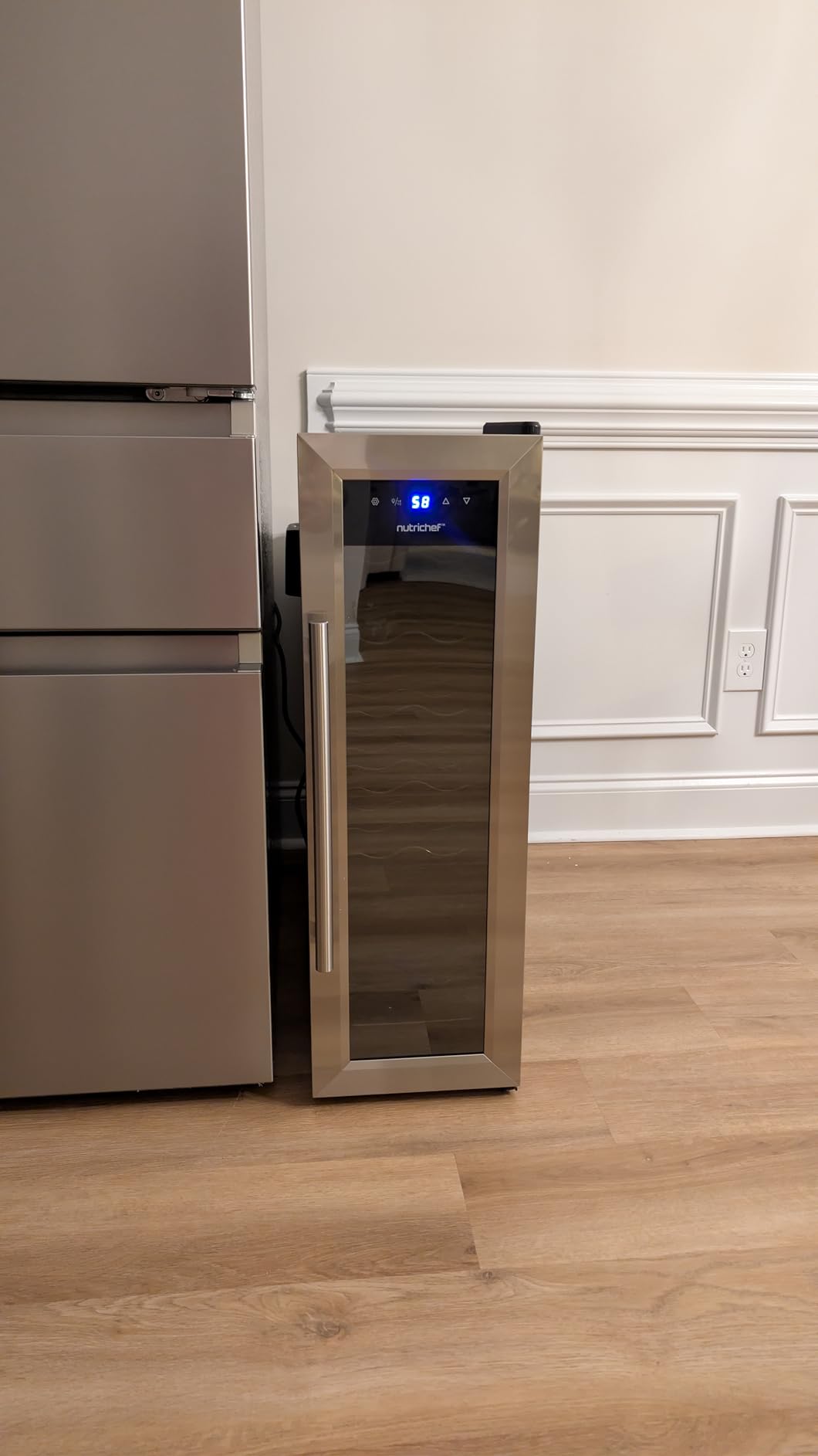 Nutrichef 24 Bottle Wine Fridge | Single Zone Wine Chiller | Adjustable Temperature Control 41°F to 64°F | Ultra Quiet Operation | Wine Cooler For Home & Office | Free Standing 29x16x17 IN customer photo 2