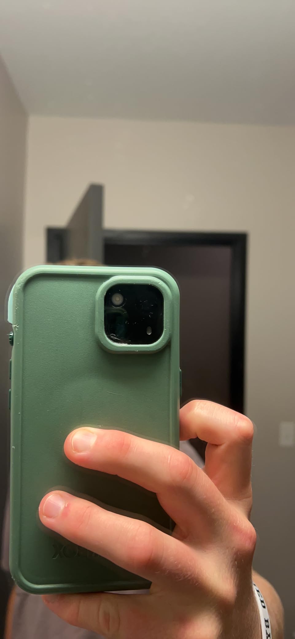 OtterBox FRĒ Series Waterproof Case with MagSafe (Designed by LifeProof) for iPhone 14 - Black customer photo 1