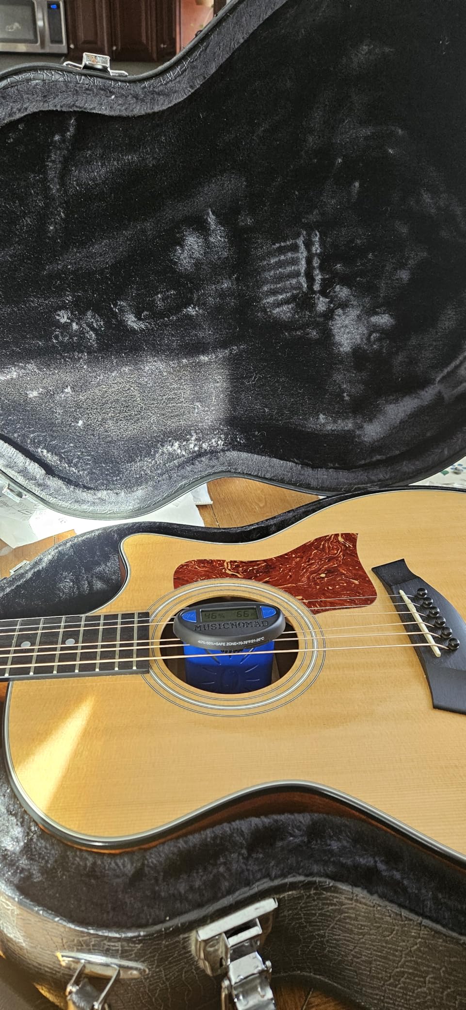 The Humitar ONE - Acoustic Guitar Humidifier & Hygrometer customer photo 1