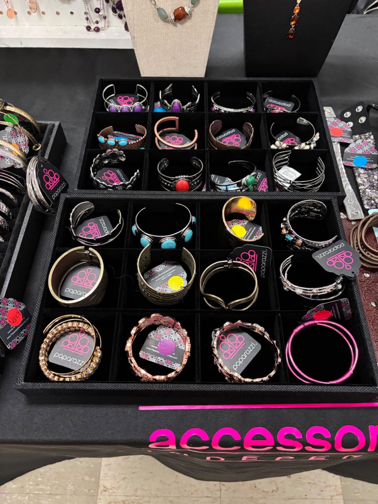 Julysky 4 Pcs/set Stackable Jewelry Organizer Trays with Glass Lid, 100 Slots Ring Holder, Bracelet Displays Stand for Selling Necklace Earring Rack customer photo 2