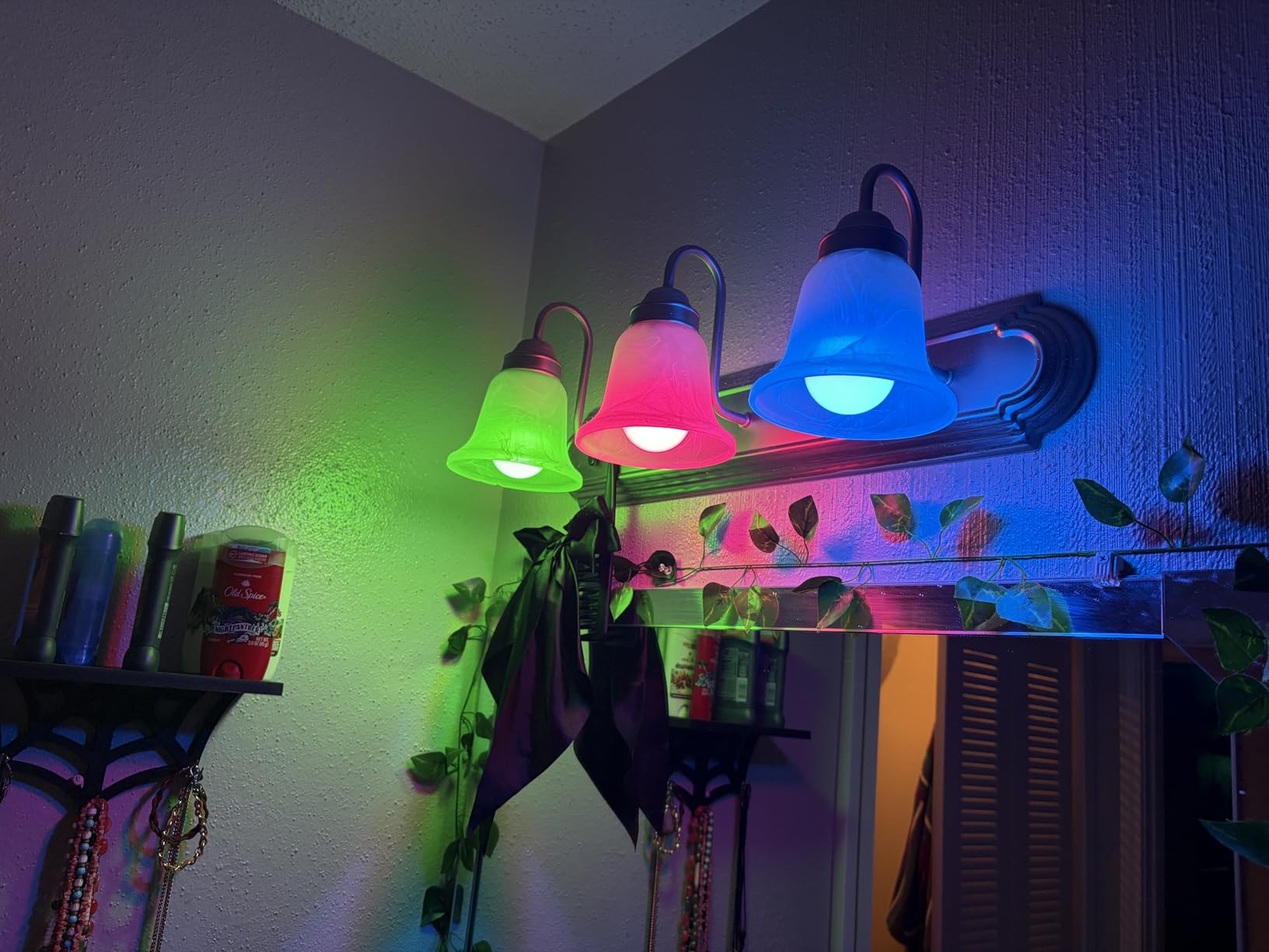 Linkind Matter Smart Light Bulb, WiFi Smart Bulbs, Work with Apple Home, Siri, Alexa, Google, SmartThings, RGBTW Color Changing Bulbs Mood Lighting, Music Sync, A19 E26 60W, 2.4Ghz WiFi 6 Pack customer photo 1