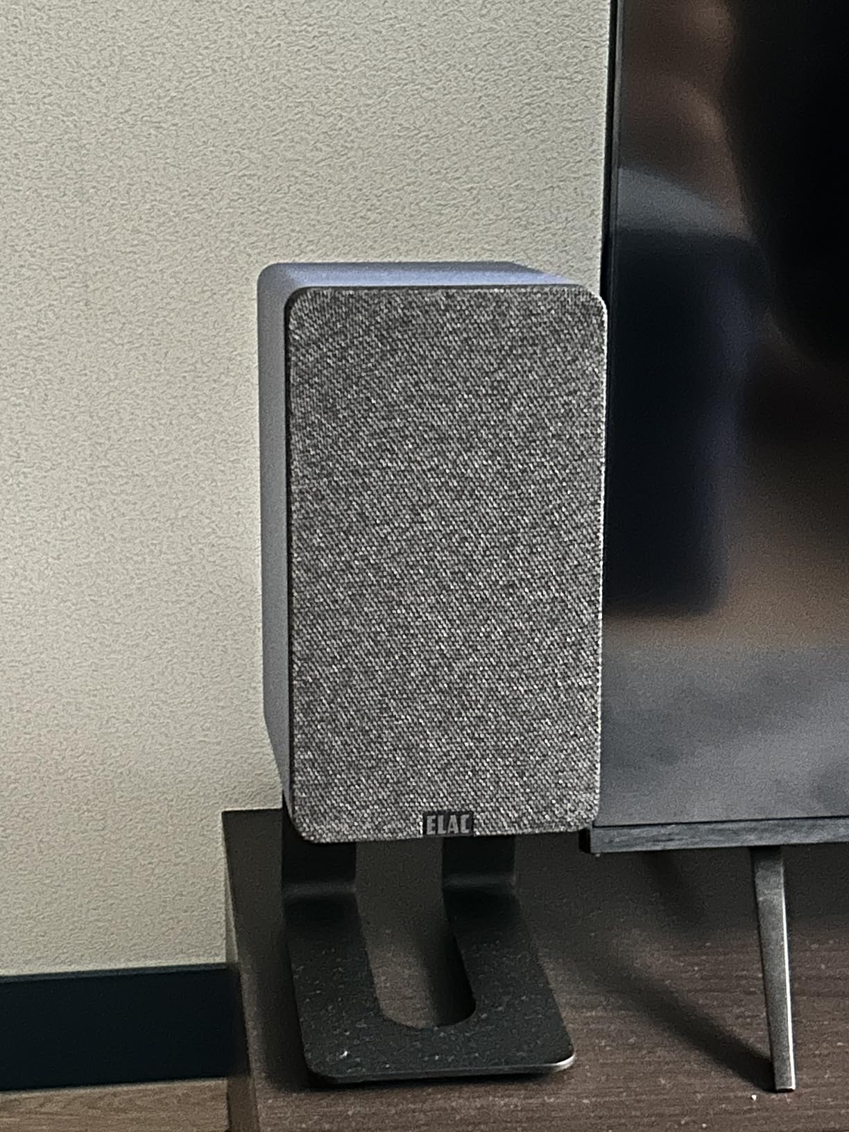 ELAC Debut ConneX Powered Bookshelf Speakers with HDMI ARC (Walnut) customer photo 1