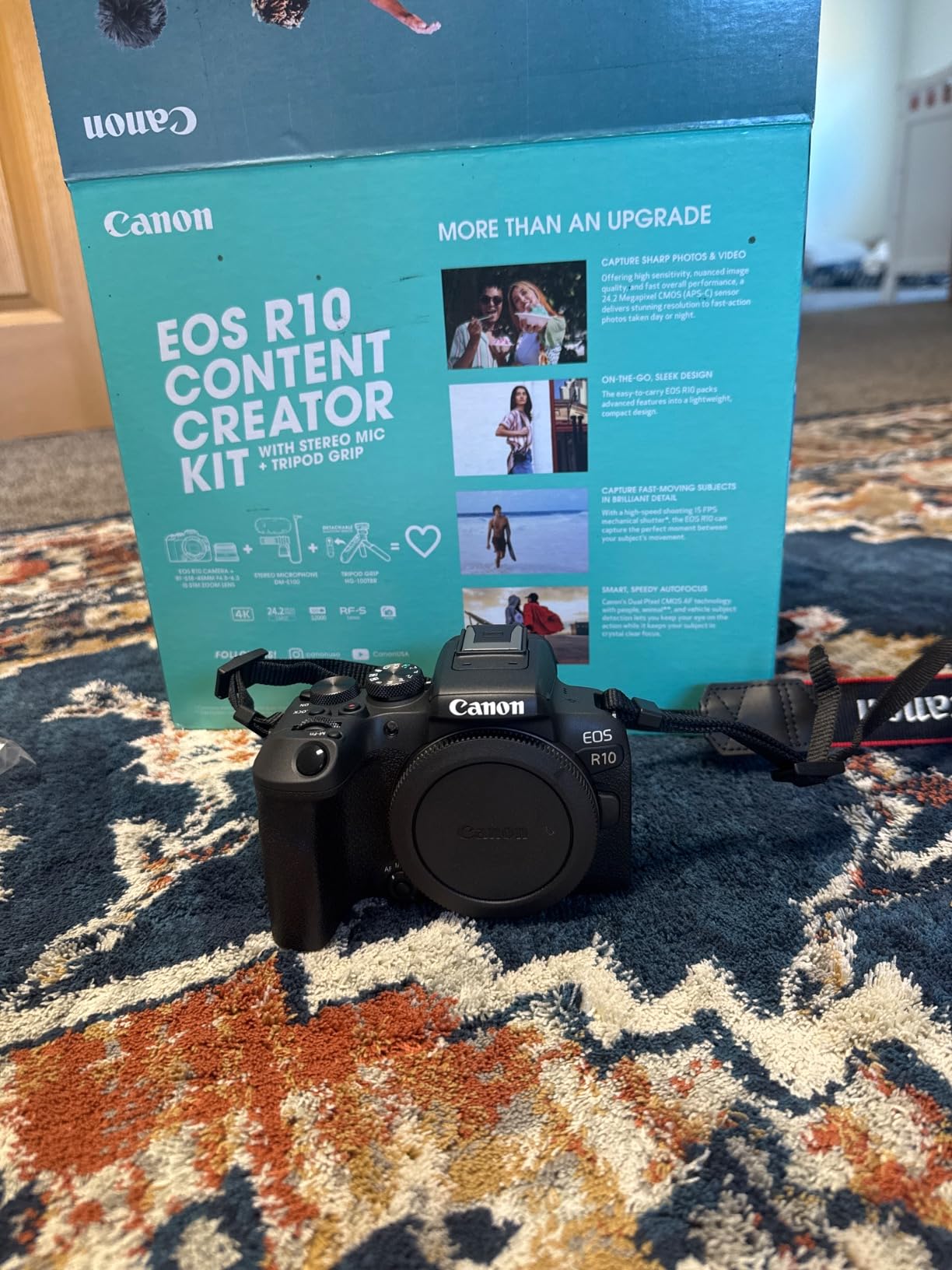 Canon EOS R10 Content Creator Kit, Mirrorless Vlogging Camera with RF-S18-45mm F4.5-6.3 is STM Lens, Tripod and Stereo Microphone, 24.2 Megapixel CMOS (APS-C) Sensor, 4K Video, Black customer photo 1