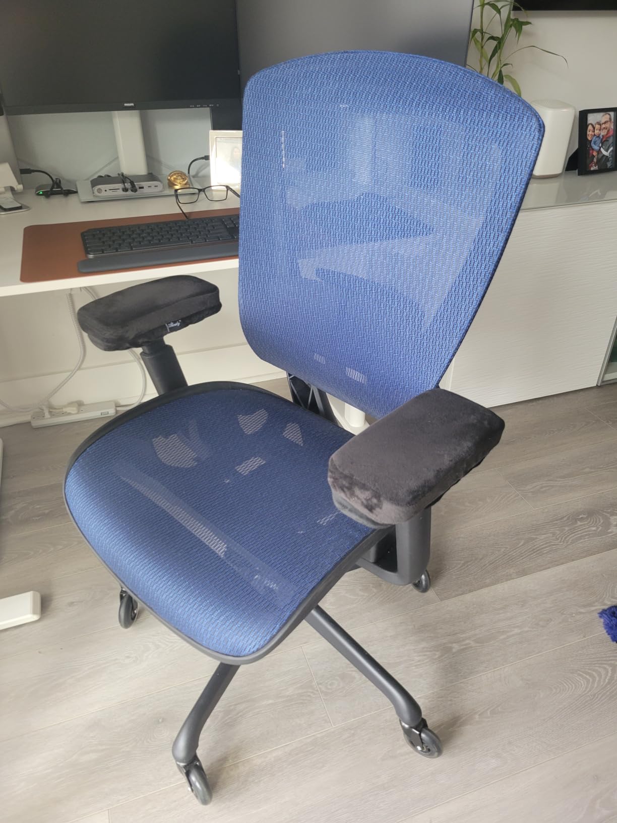 ELABEST T96 Mesh Office Chair, Ergonomic Computer Desk Chair, Sturdy Task Chair - Adjustable Lumbar Support & Armrests, Tilt Function, Comfort Wide Seat, Swivel Home Office Chair customer photo 2