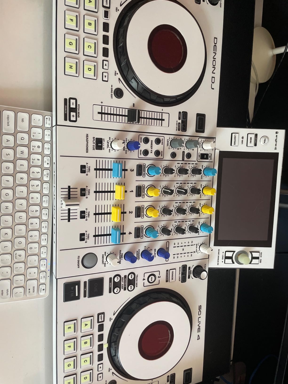 Denon DJ SC LIVE 4 Standalone DJ Controller with Stem Separation on 4-Decks, Wi-Fi Streaming, Build-in Speakers, Serato DJ and Virtual DJ Compatible customer photo 8