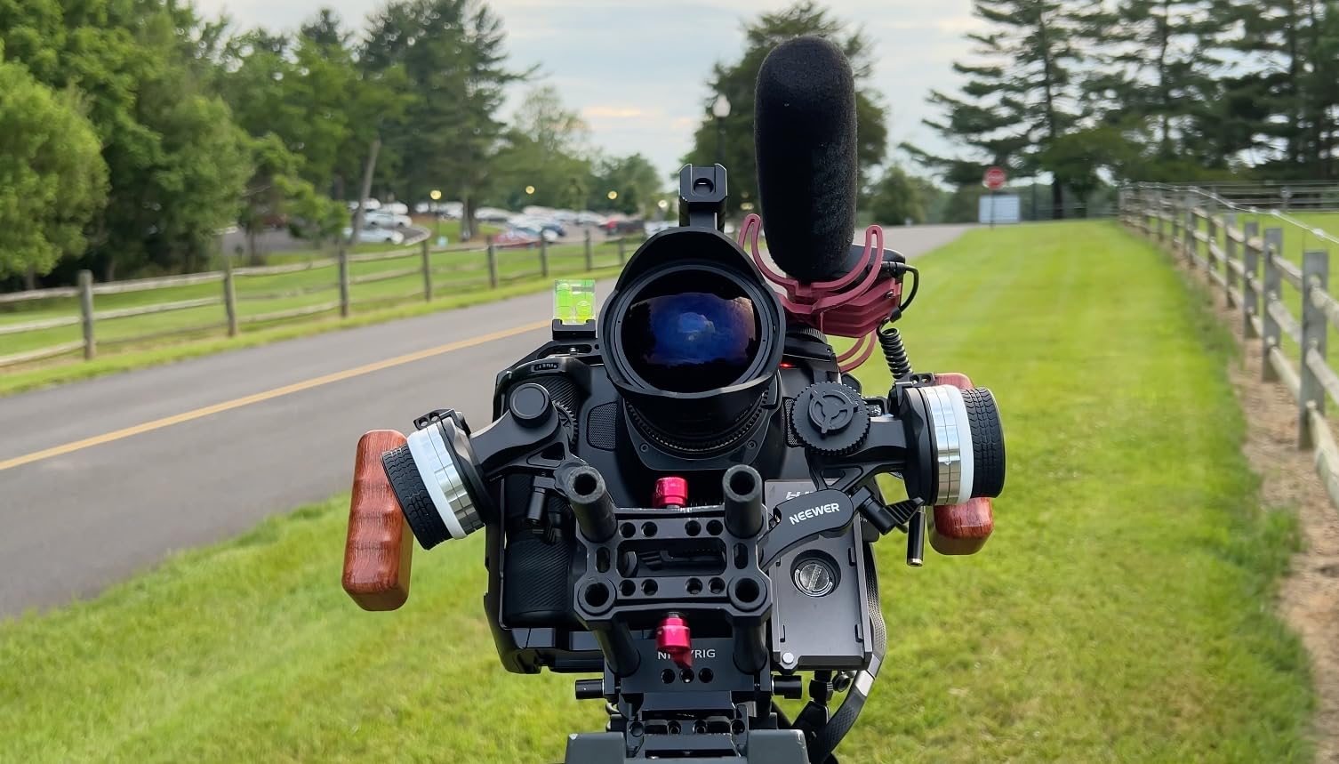 NEEWER Mini Follow Focus with A/B Stops, Lens Gear Ring, 15mm Rod & Rod Clamp for Cinema Camera, DSLR/Mirrorless Camera, Compatible with Lens Diameter Up to 114mm, PG001 (Silver) customer photo 1