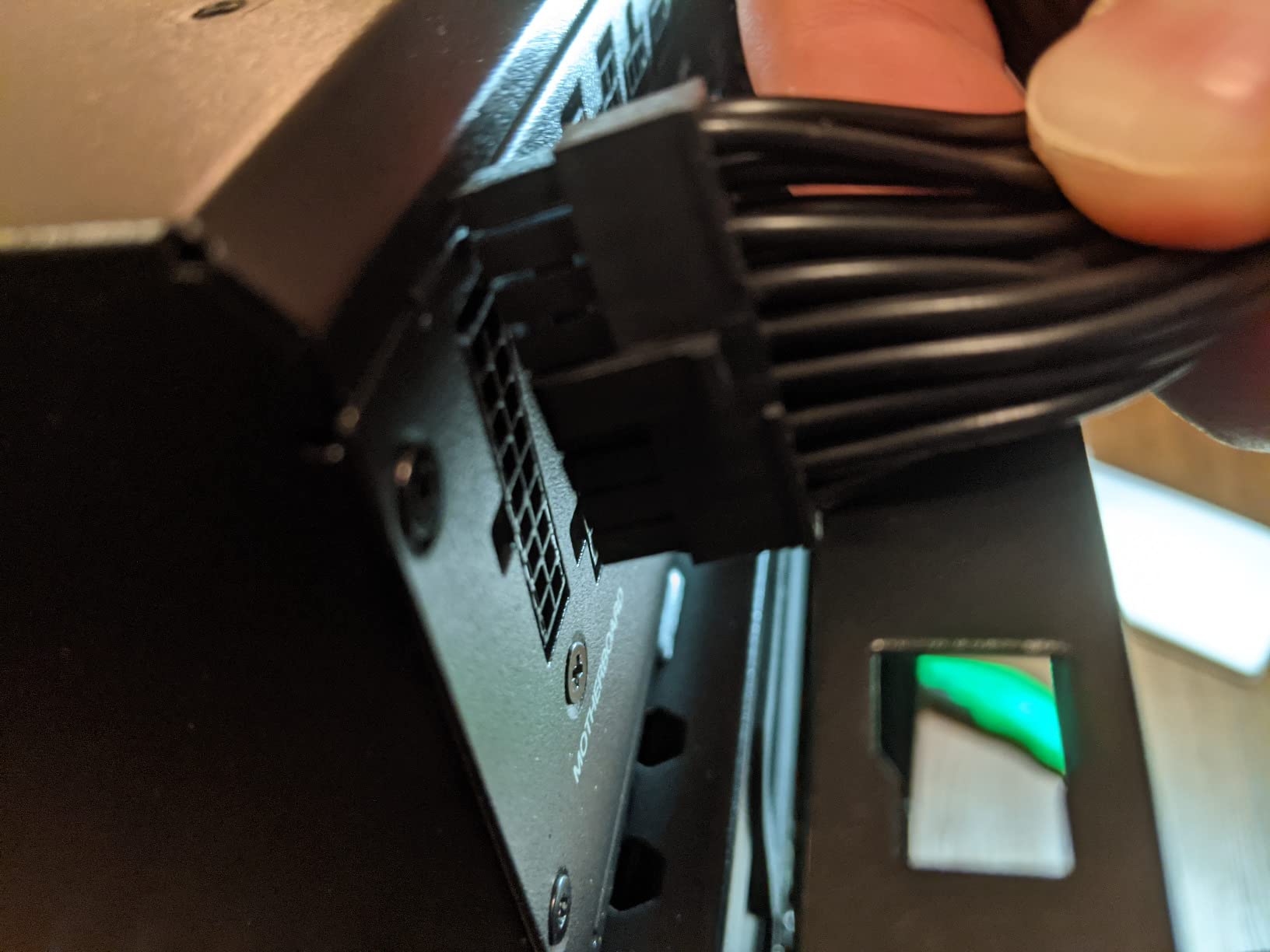 Corsair RM1200x Shift Fully Modular ATX Power Supply - Side Interface - ATX 3.1 & PCIe 5.1 Compliant - Zero RPM Fan Mode - 105°C-Rated Capacitors - 80 Plus Gold Efficiency customer photo 2