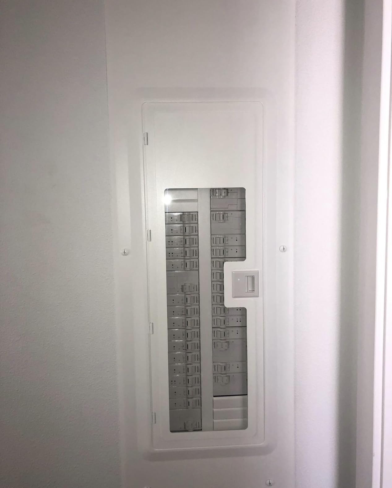 Leviton 20 Space, 20 Circuit Indoor Load Center with 100 Amp Main Circuit Breaker, LP210-BPD customer photo 1