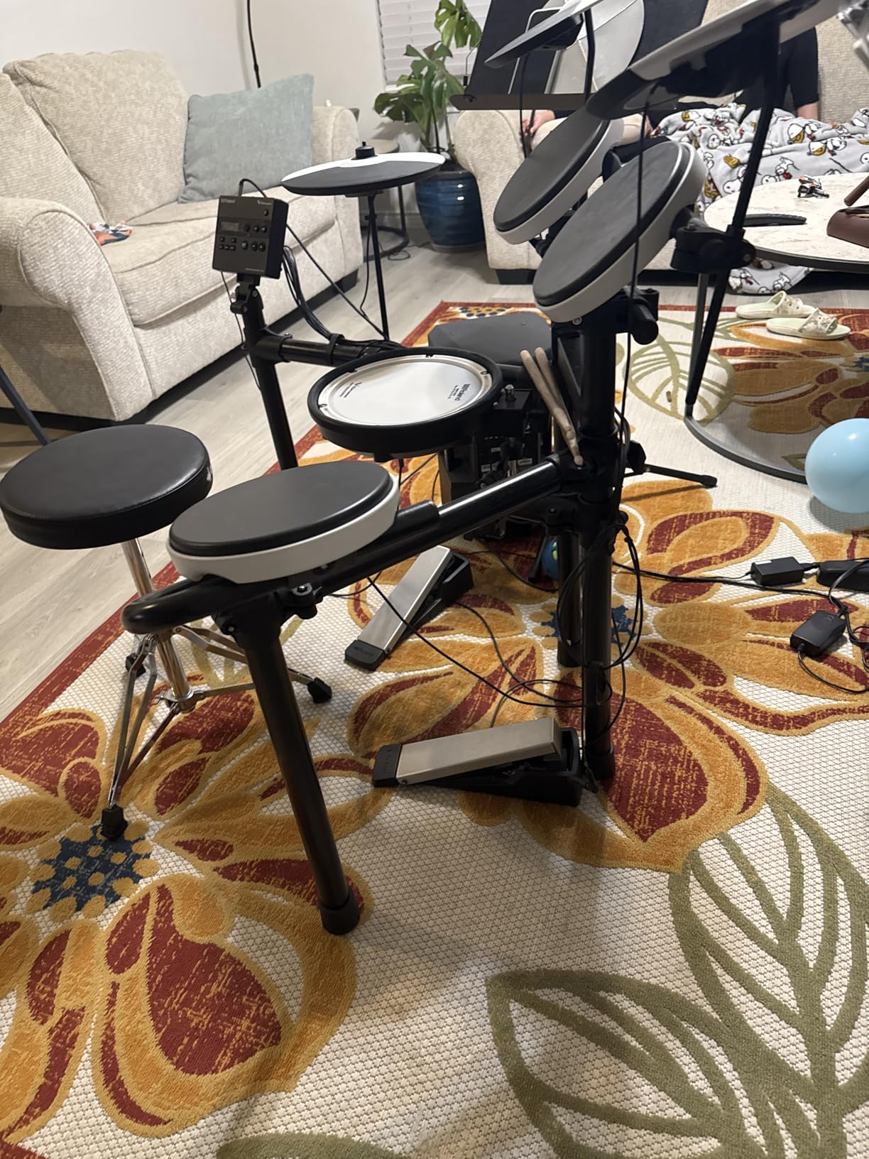 Roland TD-02KV V-Drums Electronic Drum Kit with Expressive Playability, Noise-Reducing Features, Mesh-Head Snare, Wide Acoustic-Style Playing Layout customer photo 2