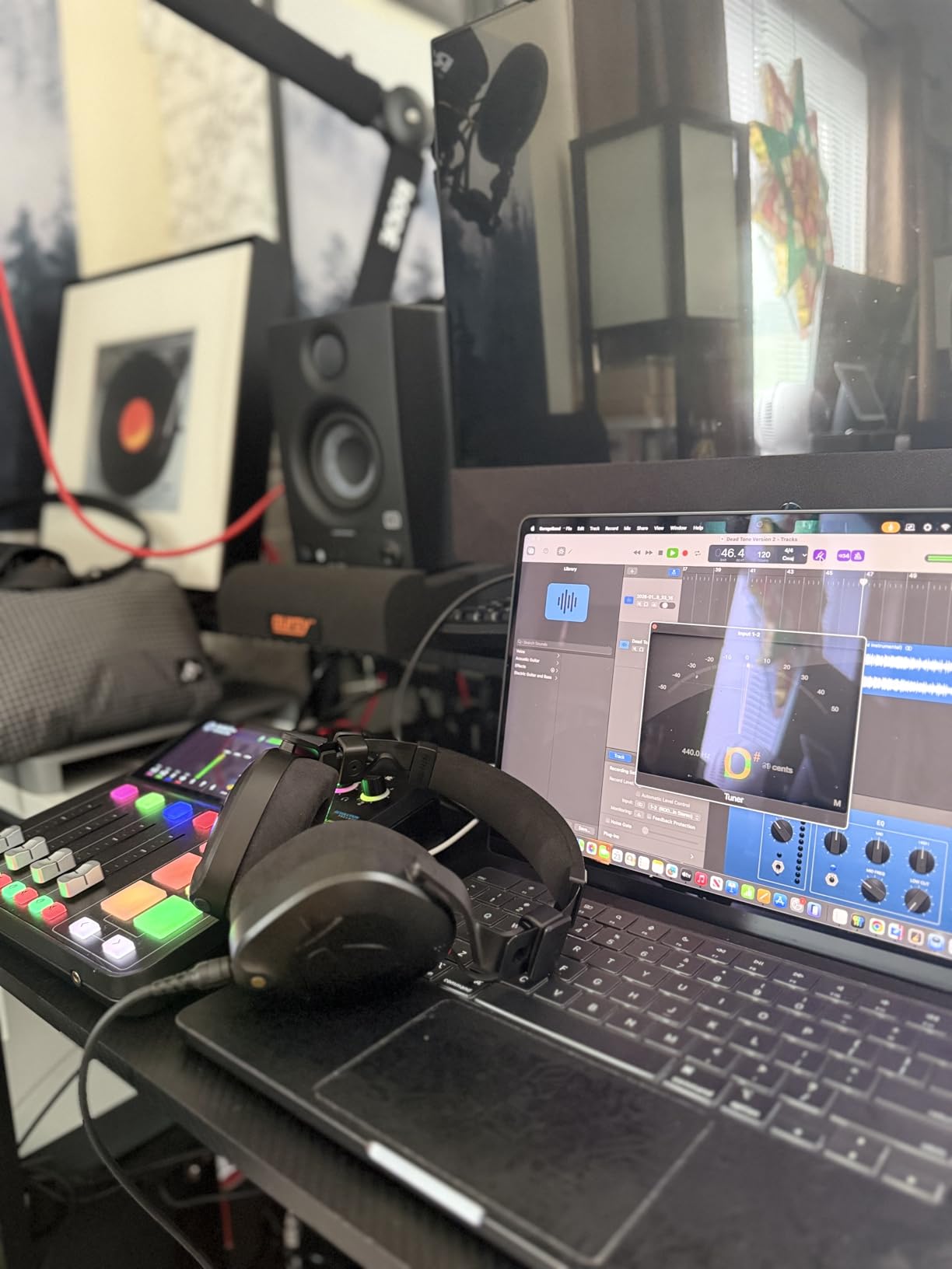 RØDE RØDECaster Duo Compact All-in-One Audio Production Solution for Podcasting, Streaming, Music Production and Content Creation customer photo 1