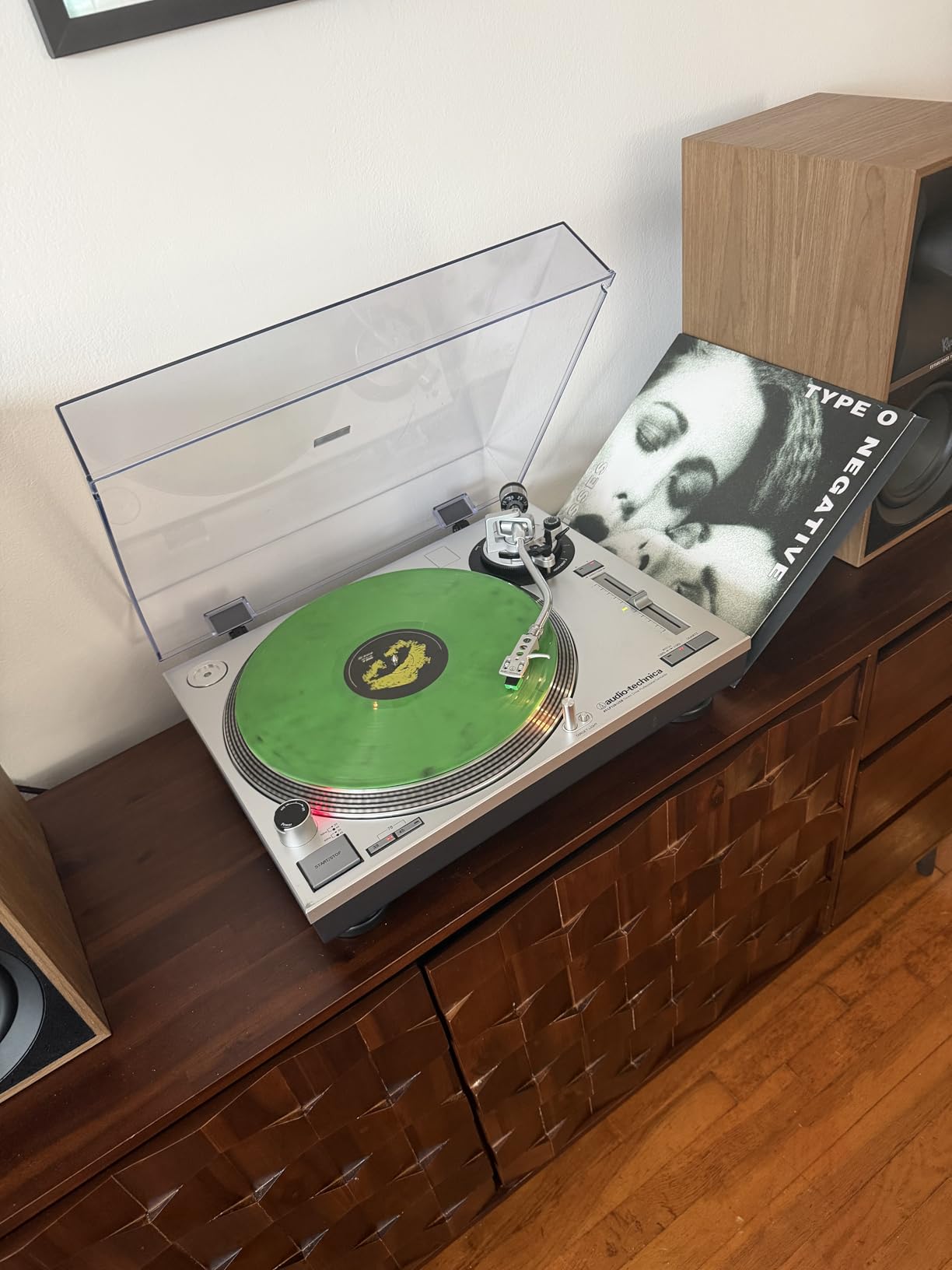 Klipsch The Sevens Heritage Inspired (Pair) Powered Speakers - Walnut customer photo 2