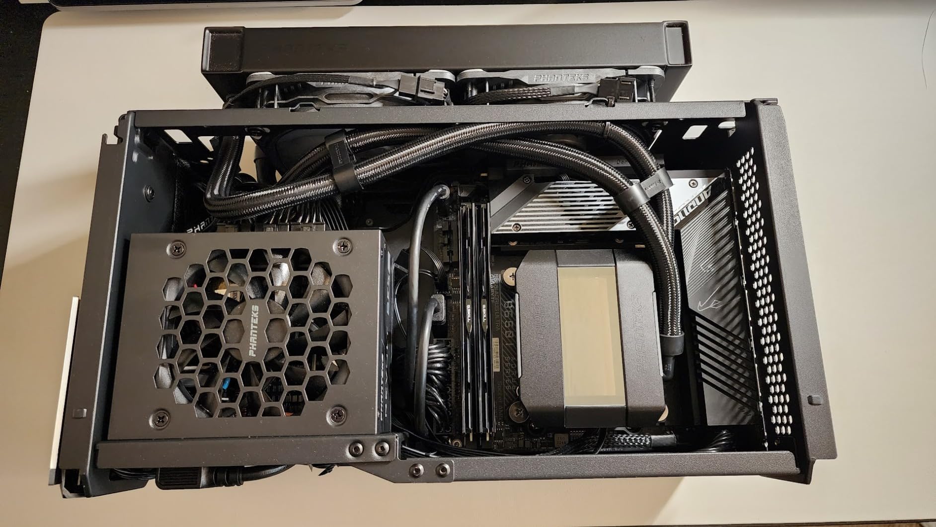 Sapphire 11322-02-20G Pulse AMD Radeon RX 7900 XTX Gaming Graphics Card with 24GB GDDR6 customer photo 1