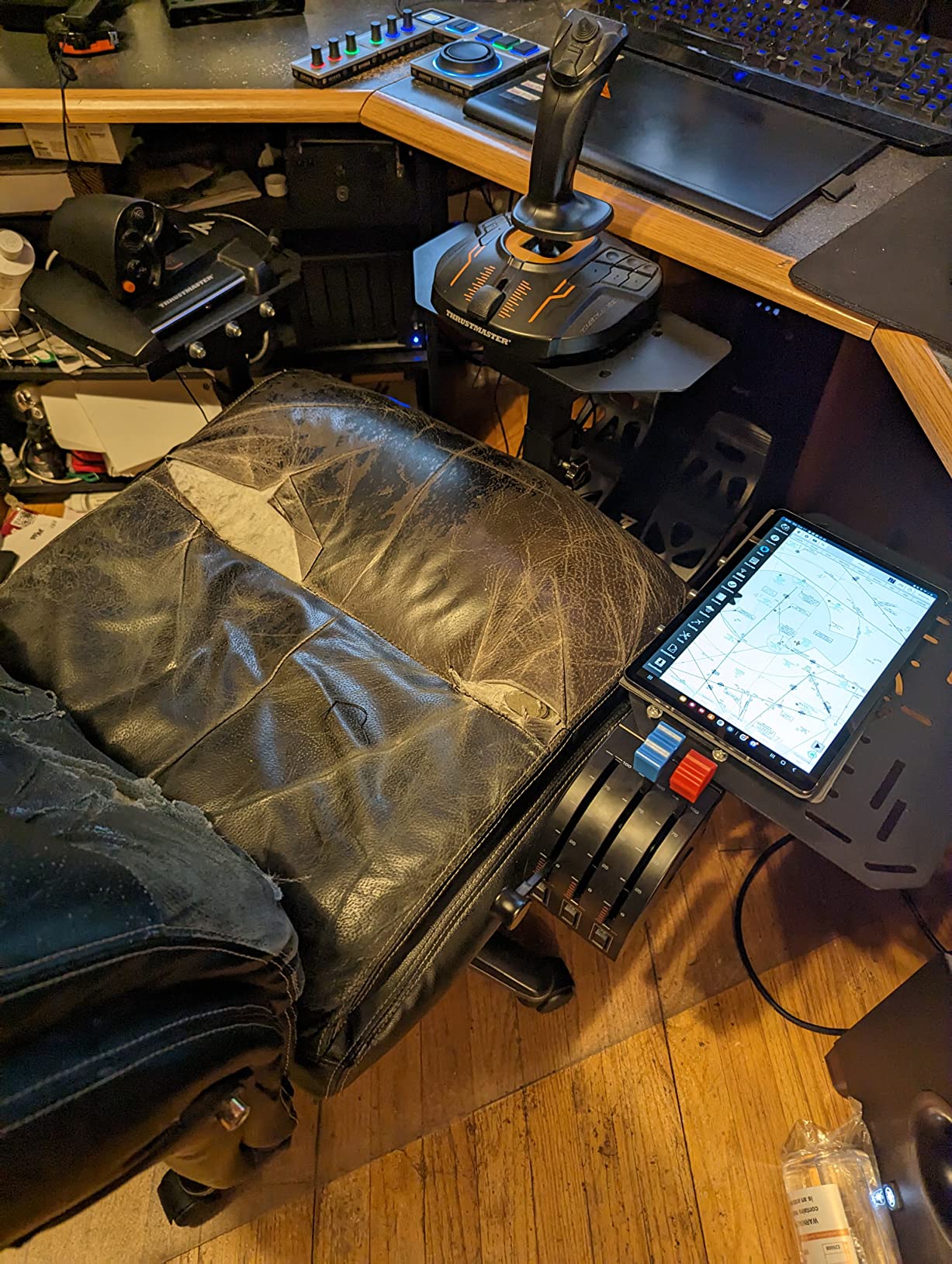 Marada Universal Flight Racing Simulator Stand, Three Axis Adjustable, And Hold Mouse and Keyboard, Fit for Thrustmaster, Logitech, Honeycomb customer photo 2