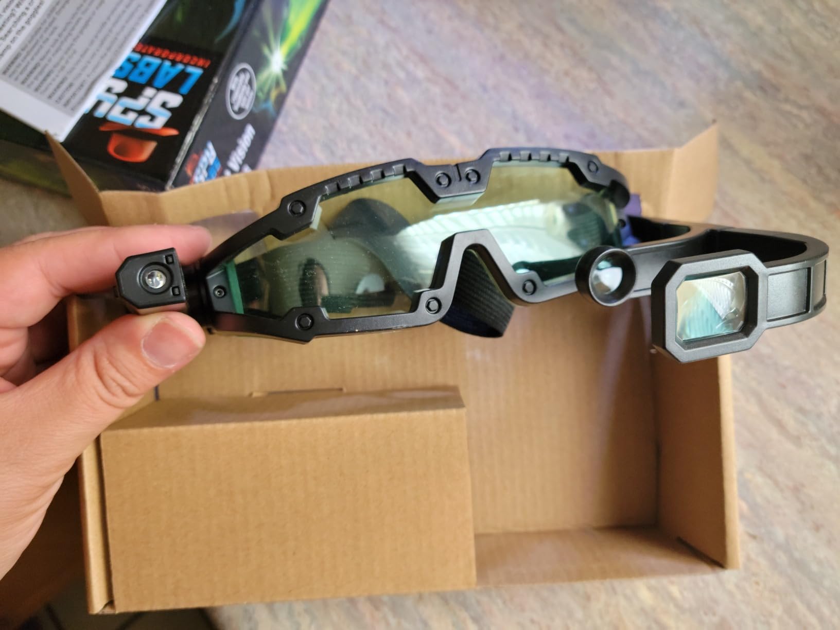 Thames & Kosmos Spy Labs Inc: Night Vision Goggles for Secret Missions & Surveillance customer photo 2