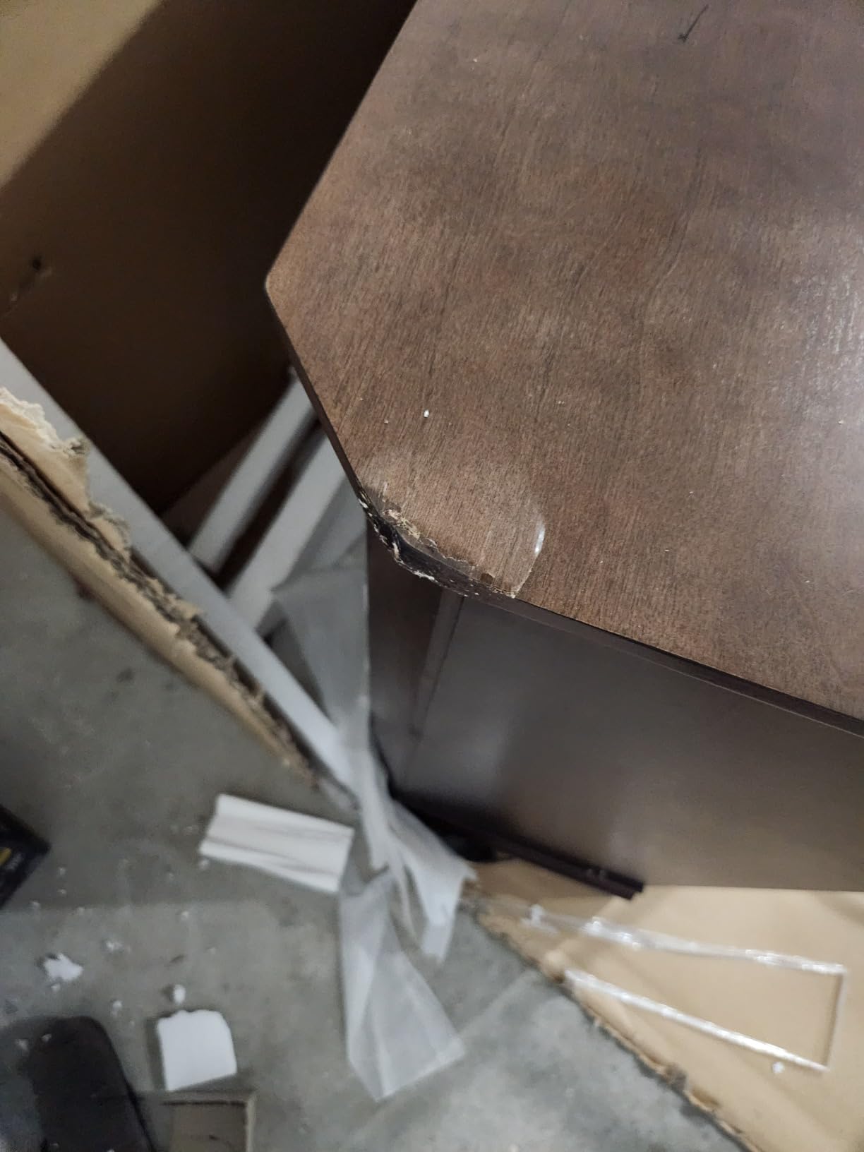 Roundhill Furniture Maderne Traditional Wood Panel Bed with Dresser, Mirror, Two Nightstands, Chest, King, Antique Walnut Finish customer photo 2