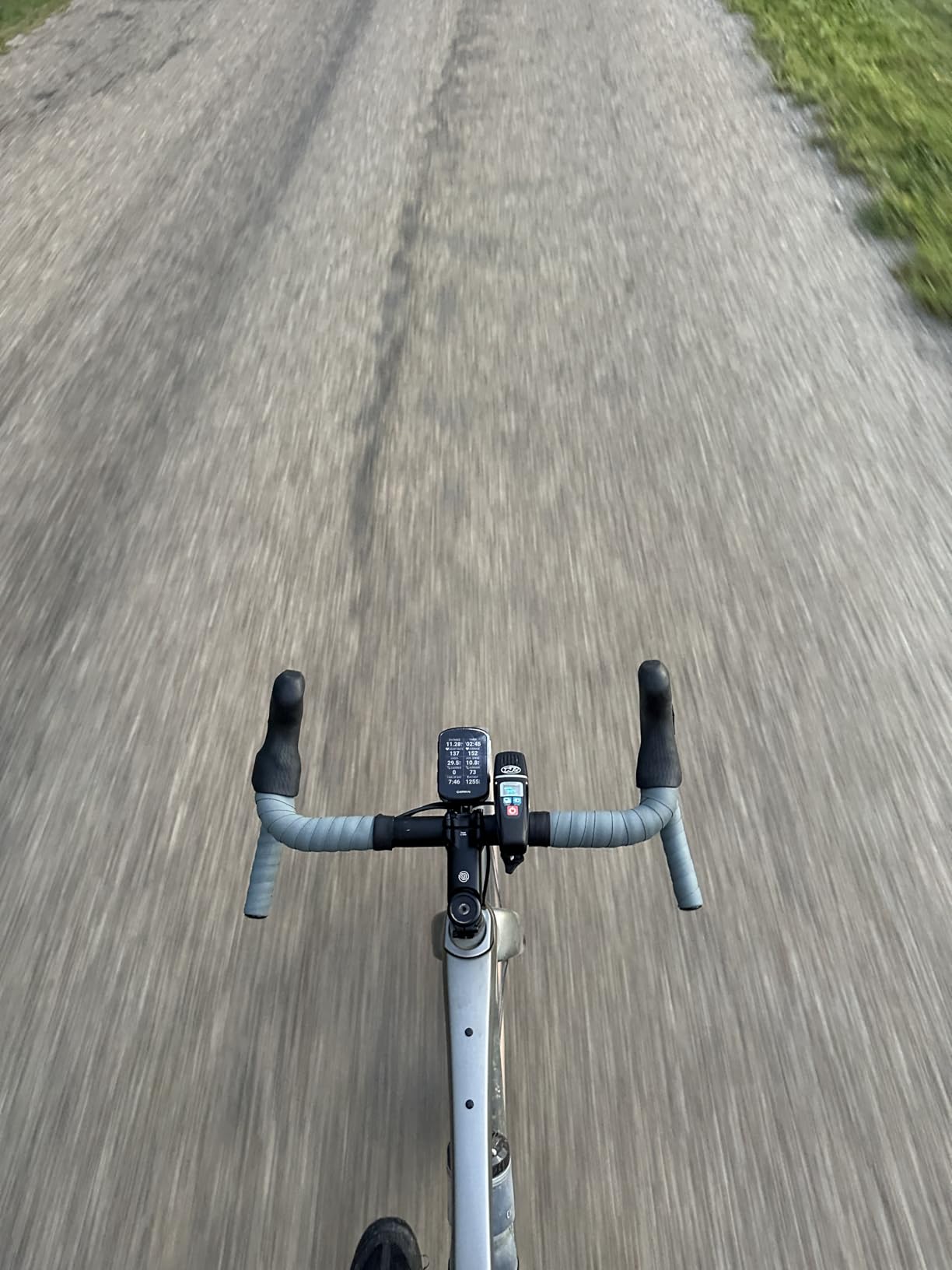 Garmin Edge 540, Compact GPS Cycling Computer with Button Controls, Targeted Adaptive Coaching, Advanced Navigation and More customer photo 1