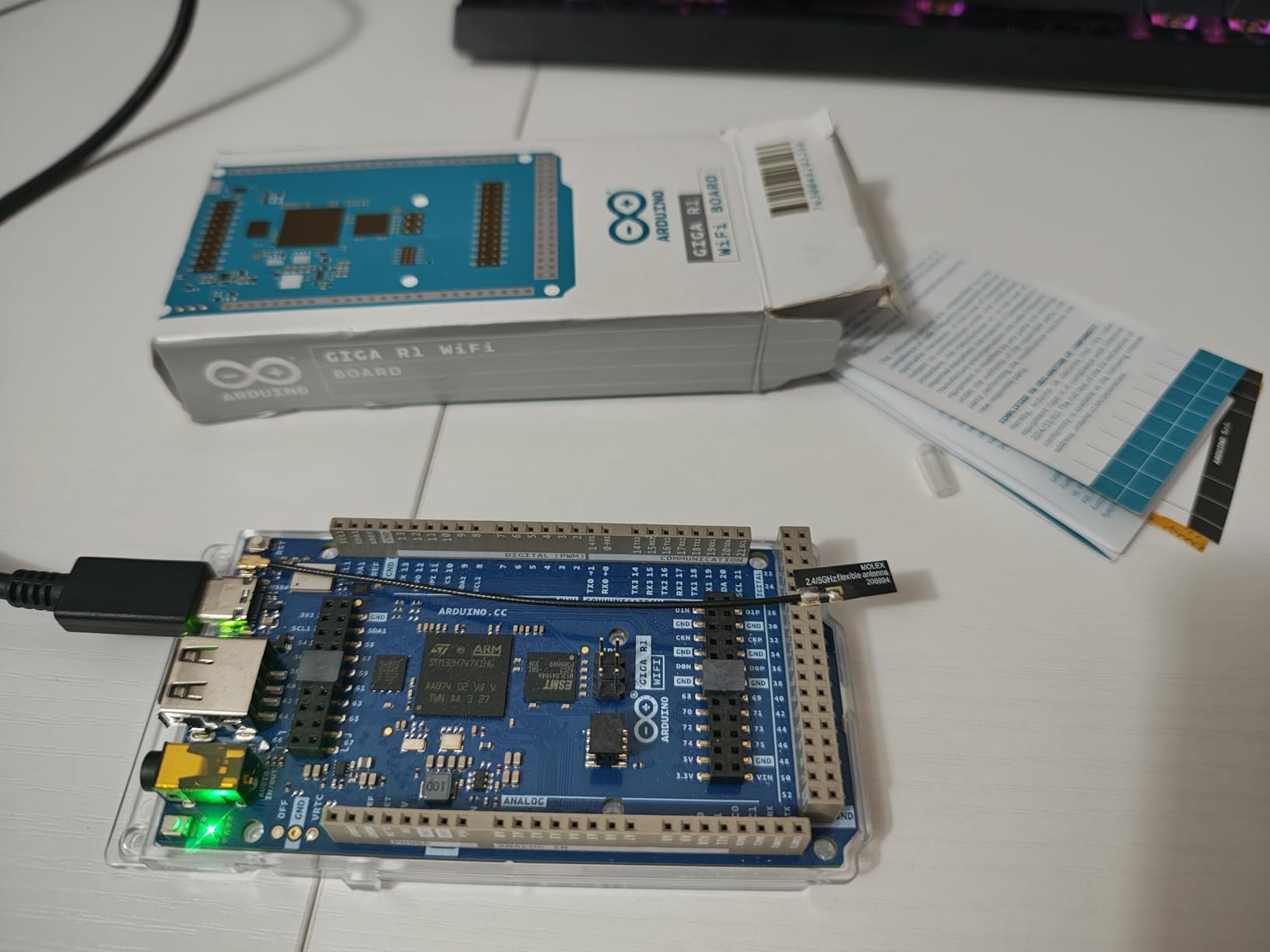 Arduino Giga R1 WiFi - High-Performance Microcontroller with Dual-Core ARM Cortex-M7 & M4, Wi-Fi, Bluetooth, and Advanced I/O for IoT & Edge Computing customer photo 1