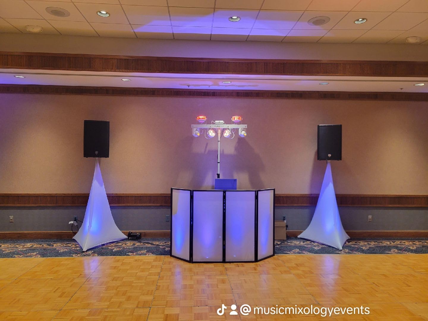 Rockville DX15 2000W Peak/ 500W RMS 15-in Powered Active DJ PA Speakers, Class-D, High SPL Output, XLR and RCA Inputs, for Events, Clubs, and Live Performances, 2-Piece customer photo 1