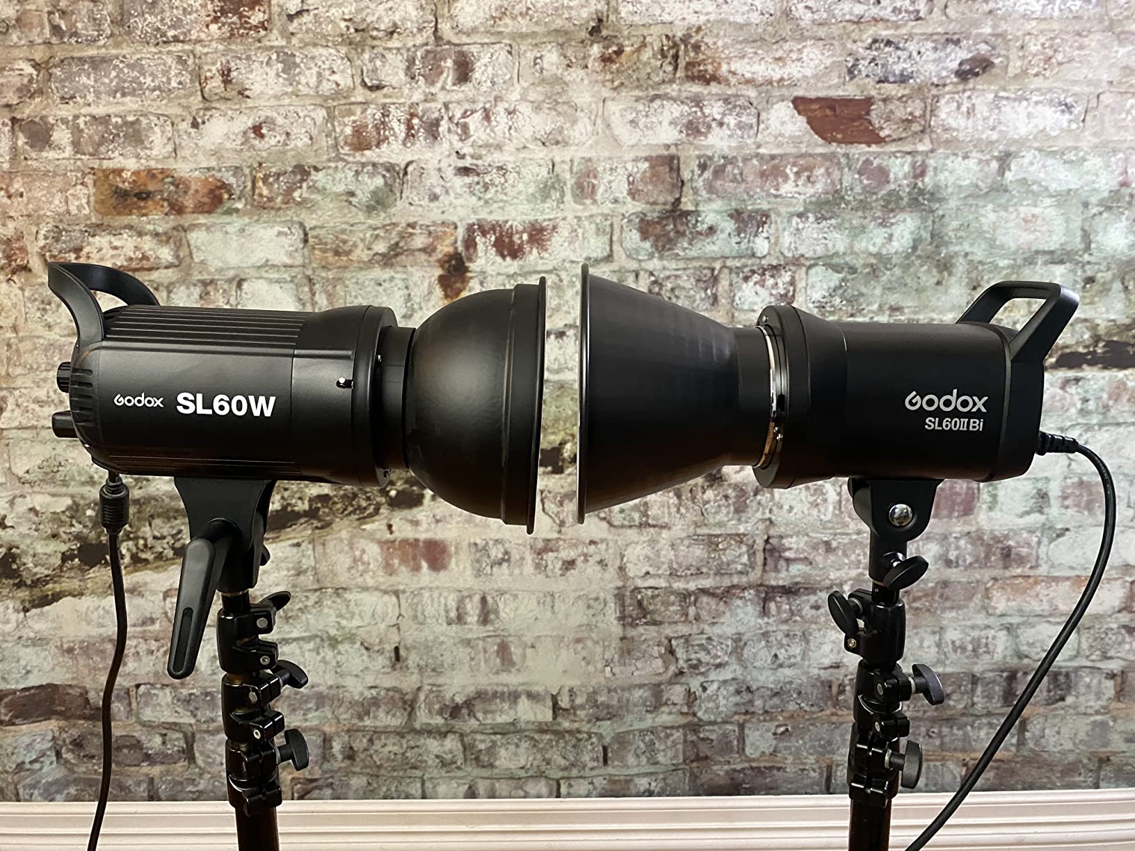 Godox SL60IIBi Bi-Color LED Video Light 75W, 2800K-6500K, CRI96+ TLCI97+, 25100Lux@1m, Bowens Mount LED Continuous Output Light w/11 FX Effects, APP/2.4G Wireless Control customer photo 2