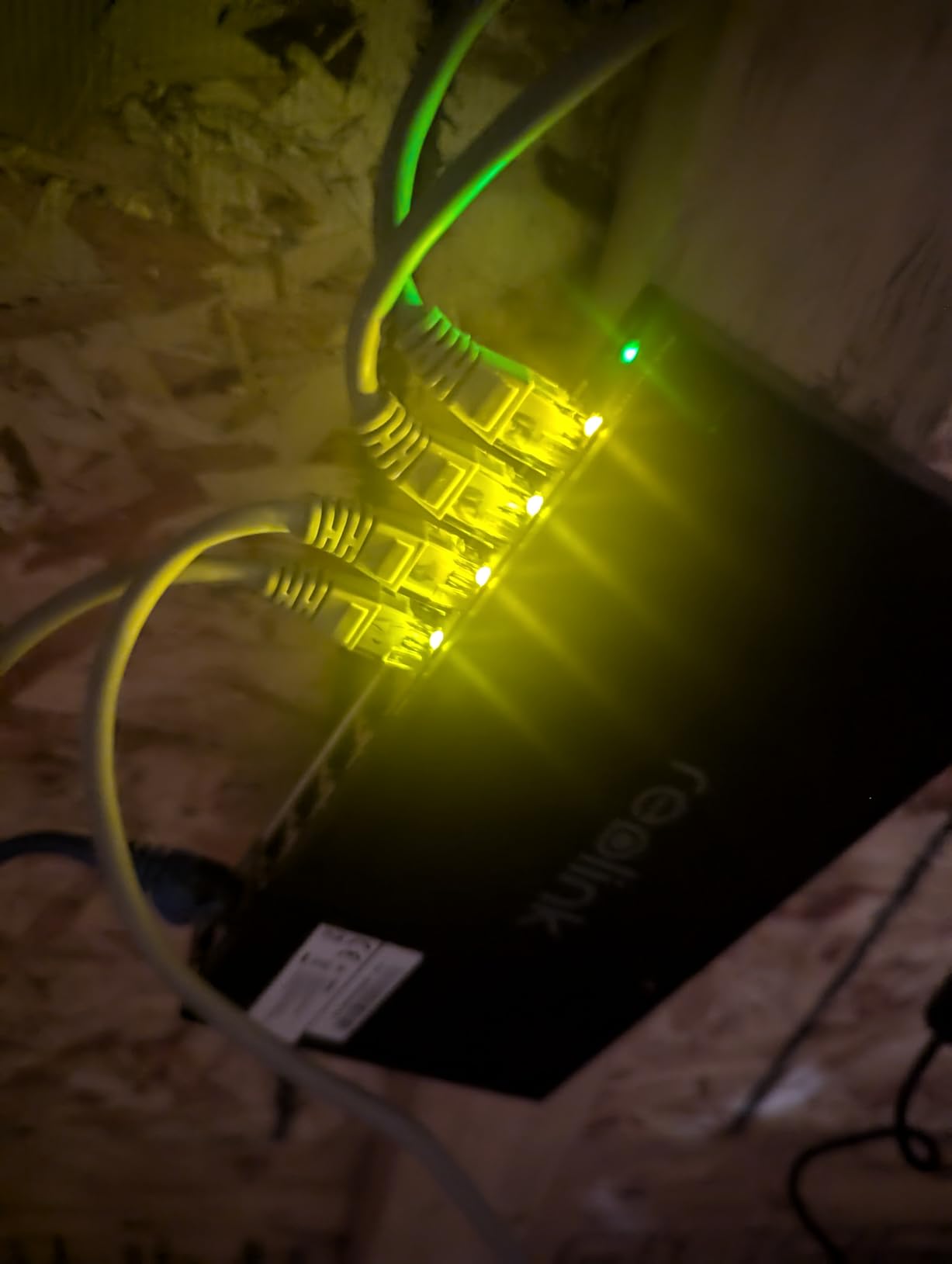 REOLINK PoE Switch with 8 PoE and 2 Gigabit Uplink Ports, Ideal for REOLINK RLN36 NVR and Power Over Ethernet IP Cameras, IEEE802.3af/at, Metal Casing, Desktop/Wall Mount, RLA-PS1 customer photo 2