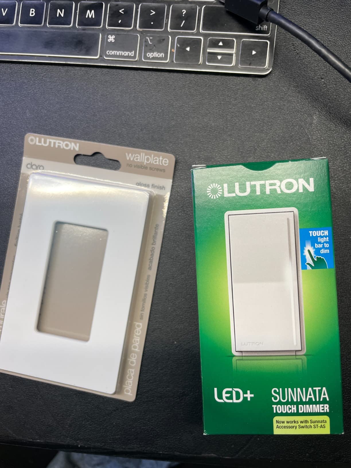 Sunnata Touch Dimmer Light Switch with Wallplate, LED+ Advanced Technology for LED and Incandescent, 3 Way/Multi Location, STCL-153MW-WH, White customer photo 1