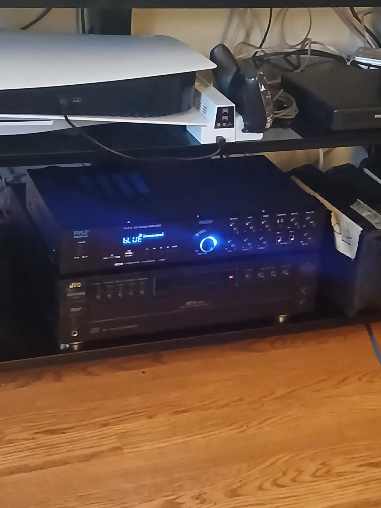 Pyle Bluetooth 5.1 Amplifier - Home Audio / Theater / Karaoke Receiver with 5 Channels and Subwoofer Out - 2 Mic Inputs w/ Echo, USB-A / SD Reader with MP3 Player, RCA In - PDA8BU customer photo 1