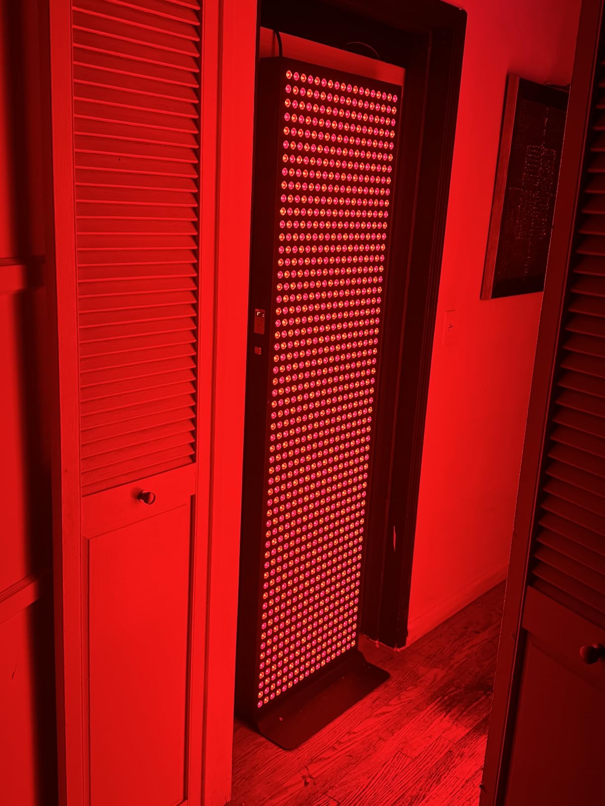 Red Light Therapy Device for Full Body, 630nm, 660nm, 810nm & 850nm, Near Infrared Dual-Chip Clinical Grade LED Panel for Smooth Skin, Weight & Pain Management and Overall Wellness (3000-Watt 600-LED) customer photo 1